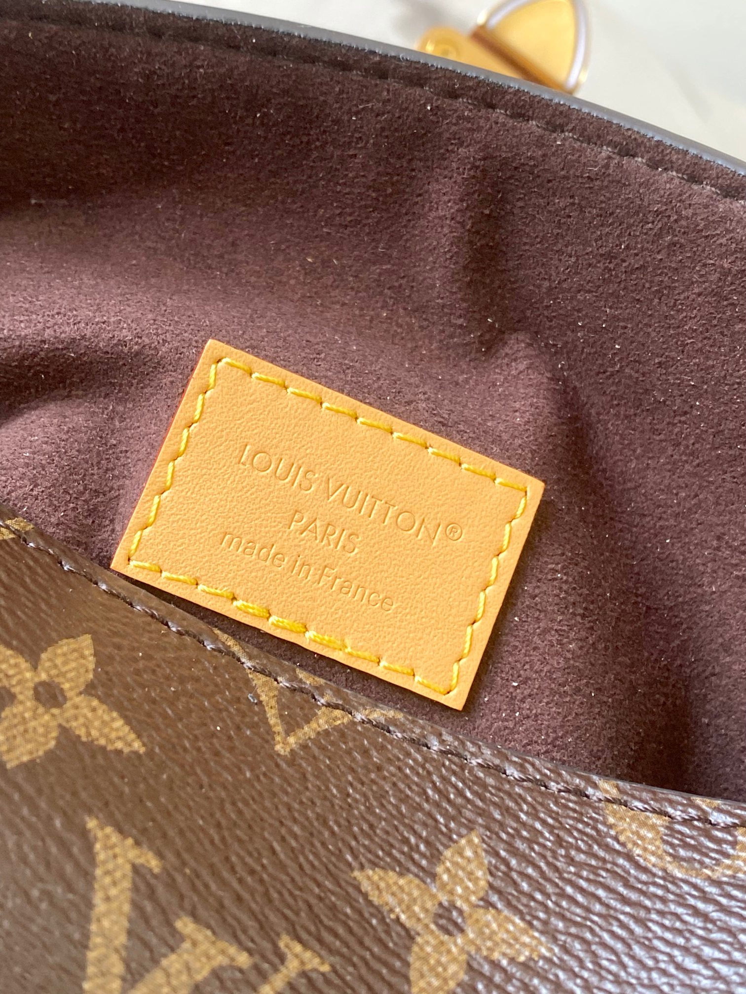 Louis Vuitton Basic Bag M