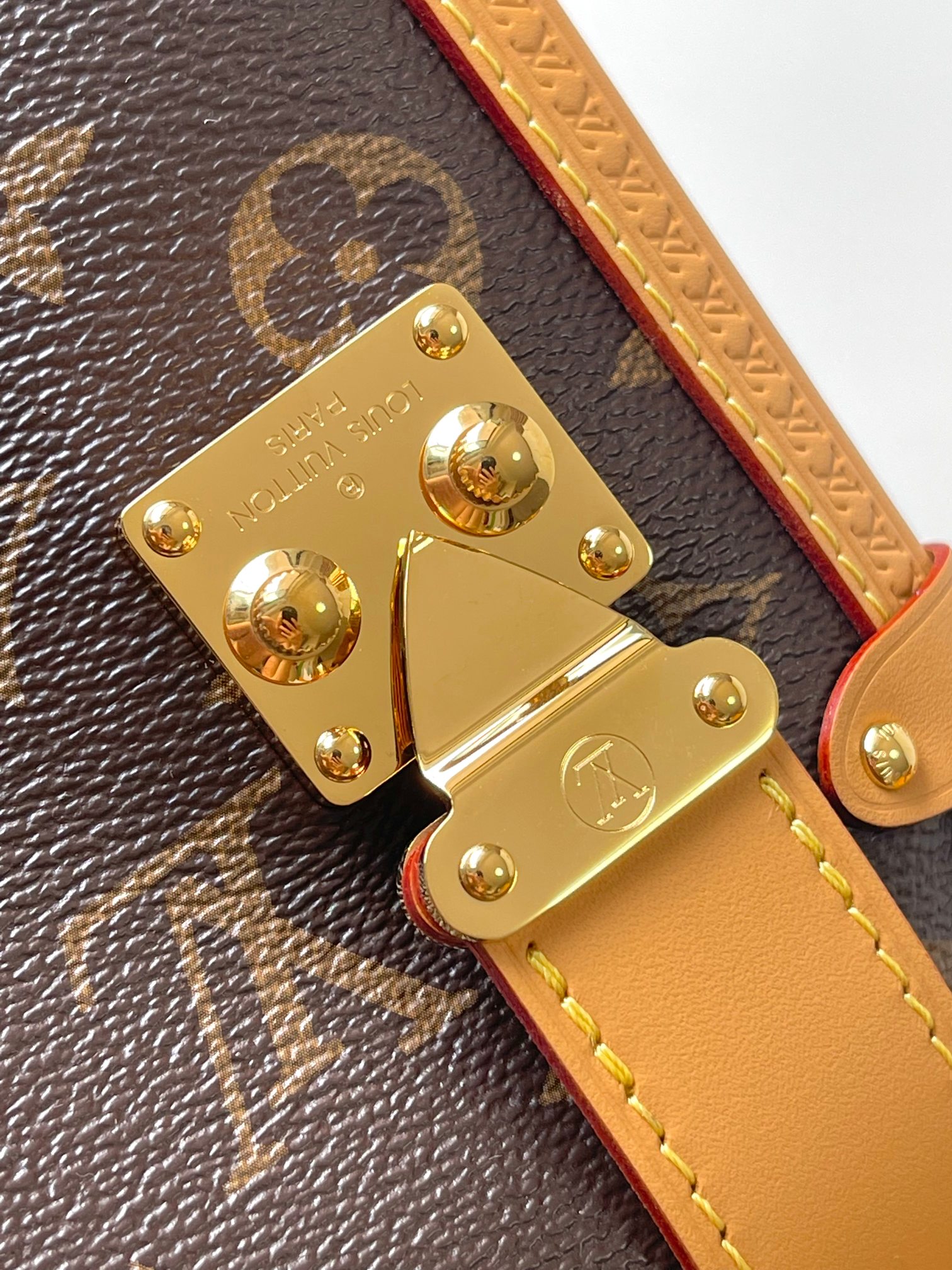 Louis Vuitton Basic Bag M-10cm-s