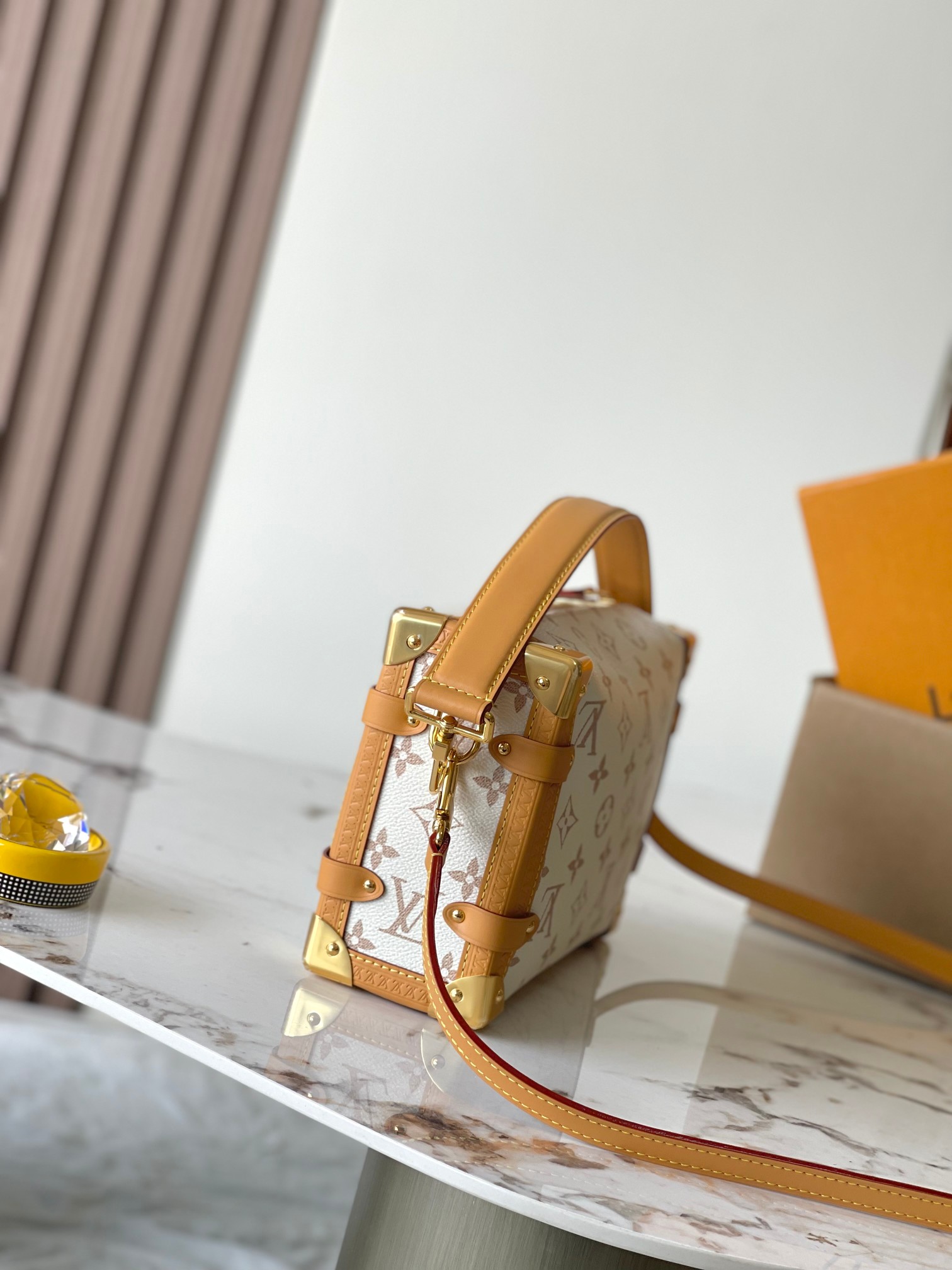 Louis Vuitton Basic Bag M-s