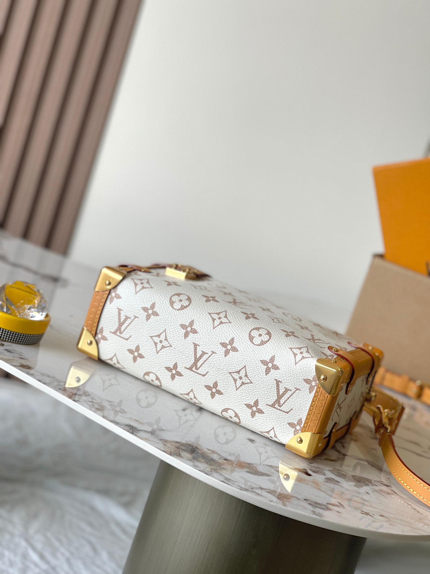 Louis Vuitton Basic Bag M-s