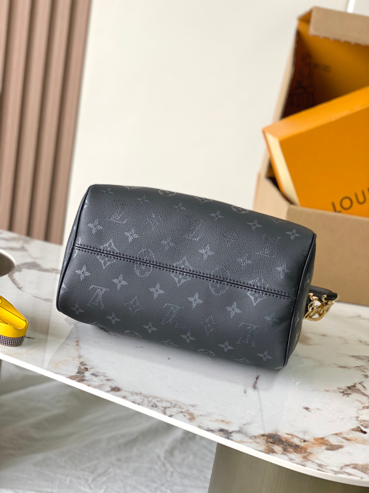Louis Vuitton Basic Bag Cow Leather M-l-s