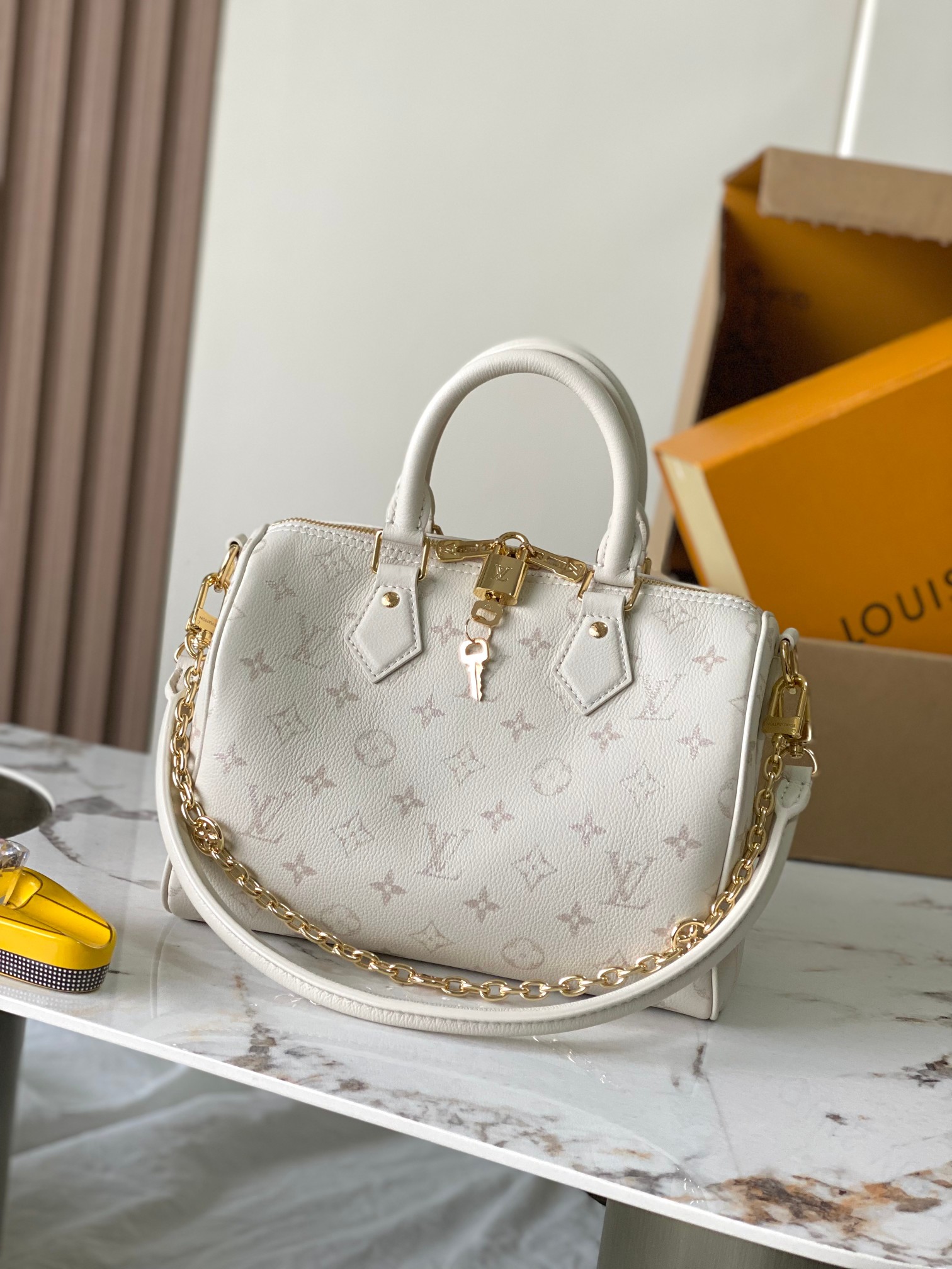 Louis Vuitton Basic Bag Cow Leather M-l-s