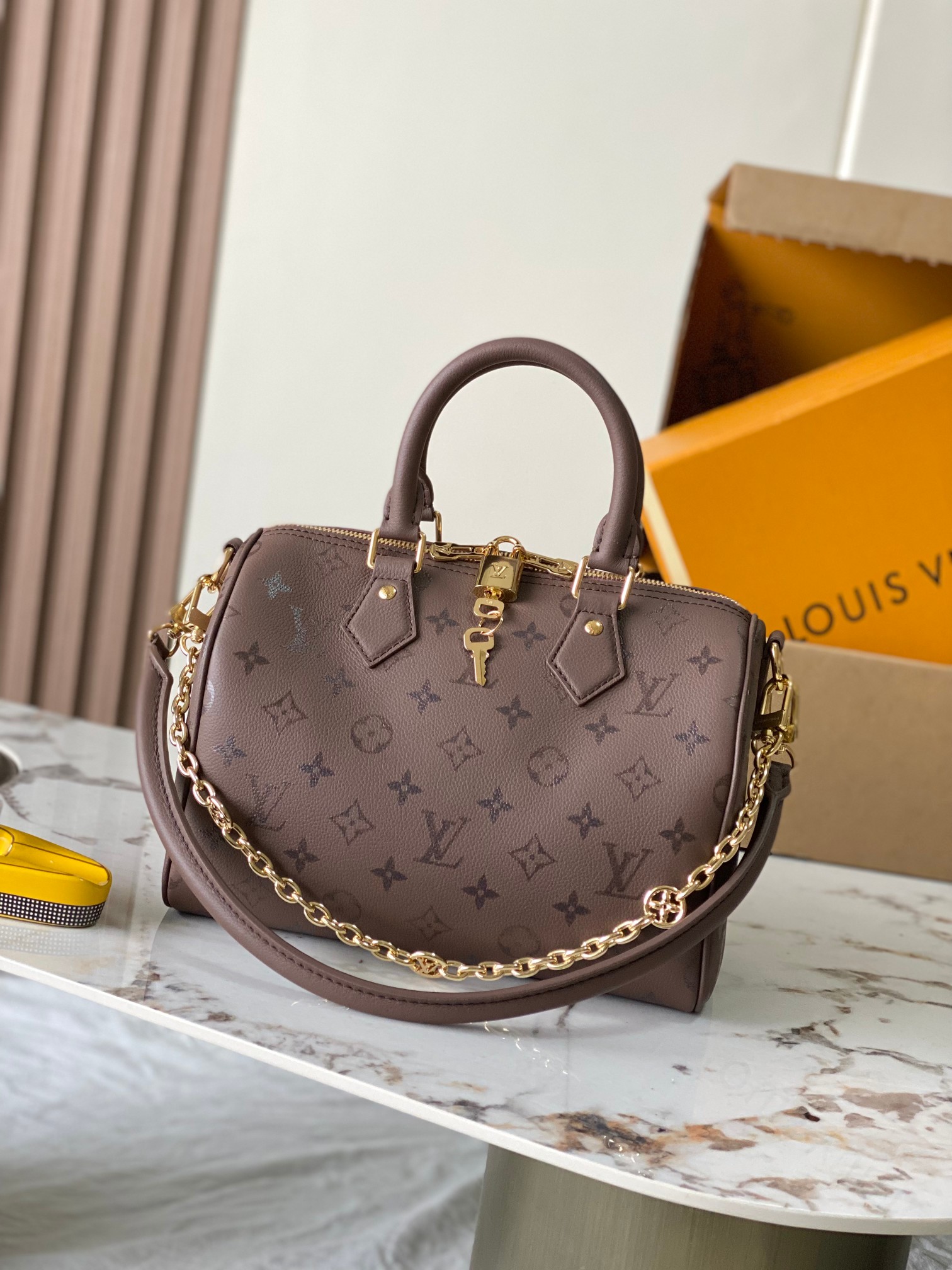 Louis Vuitton Basic Bag Cow Leather M-l-s