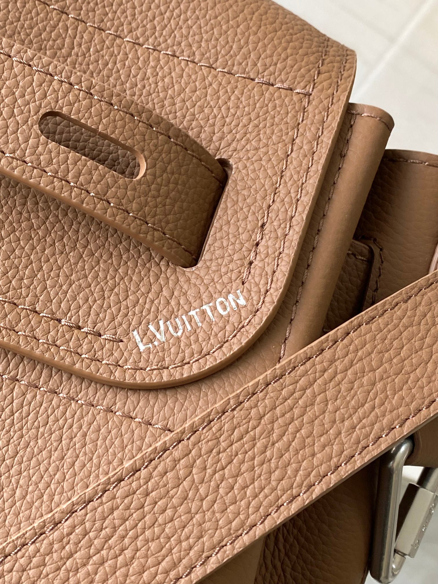 Louis Vuitton Basic Bag Cow Leather M-s