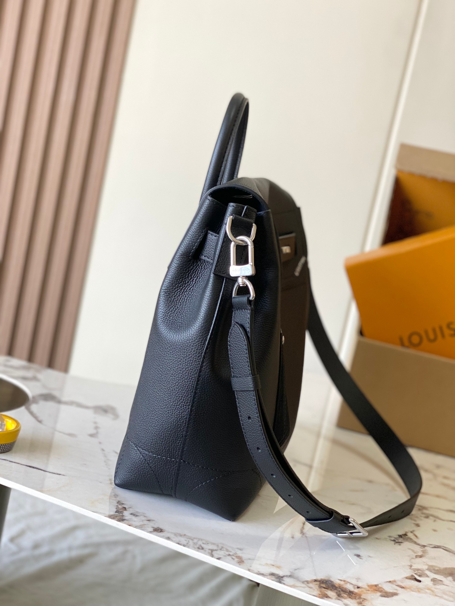 Louis Vuitton Basic Bag Cow Leather M-s