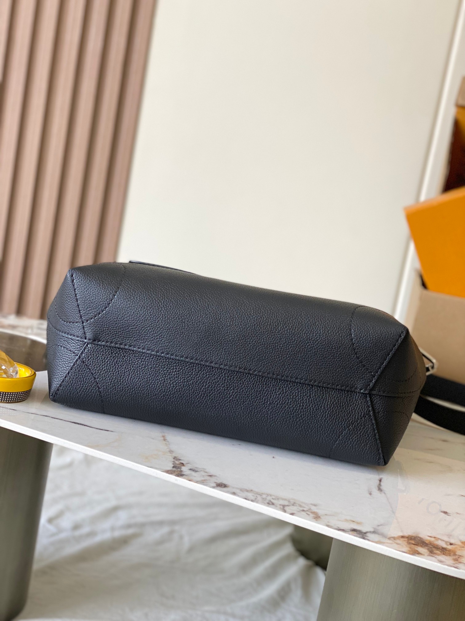 Louis Vuitton Basic Bag Cow Leather M-s