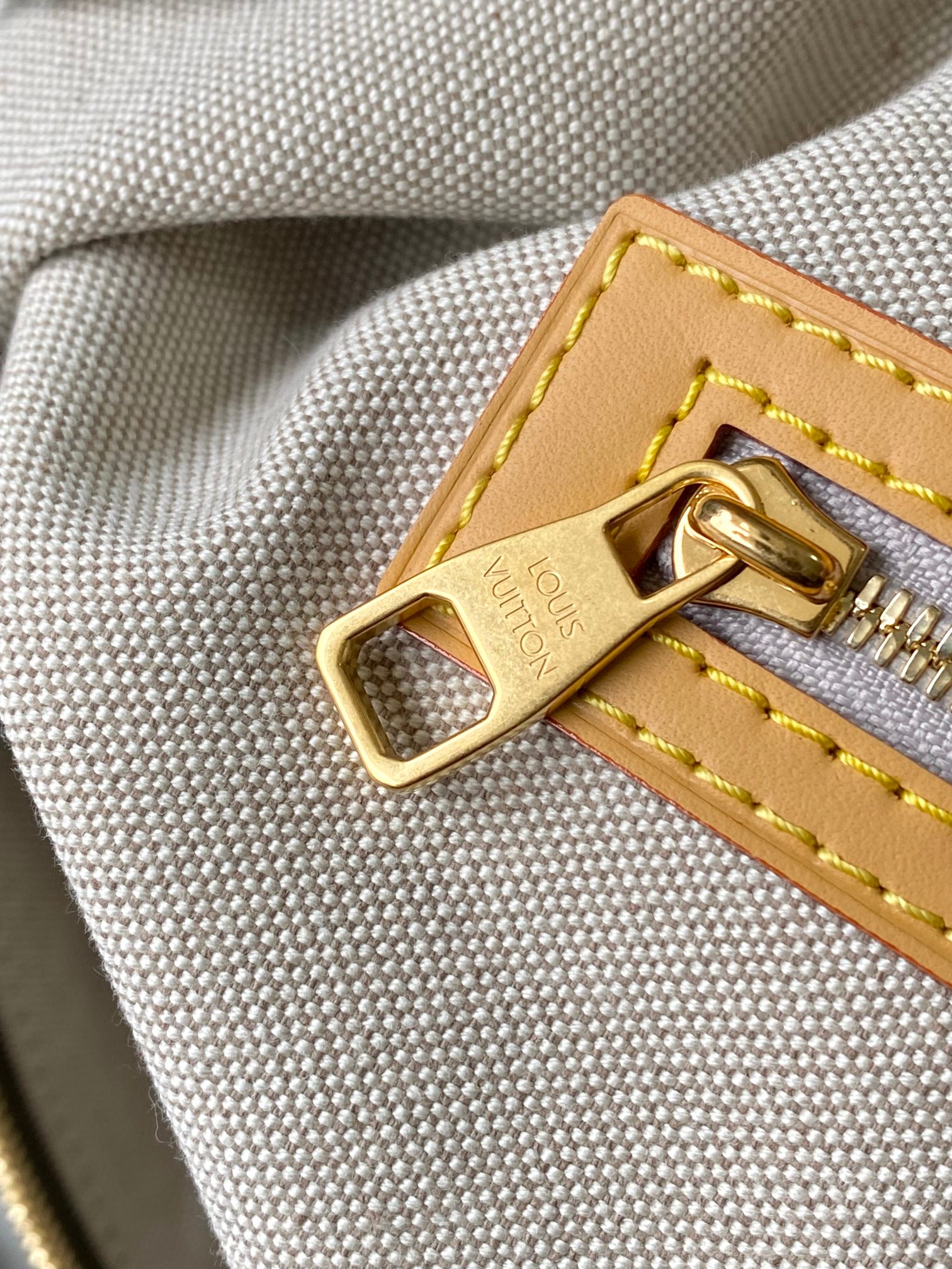 Louis Vuitton Basic Bag M