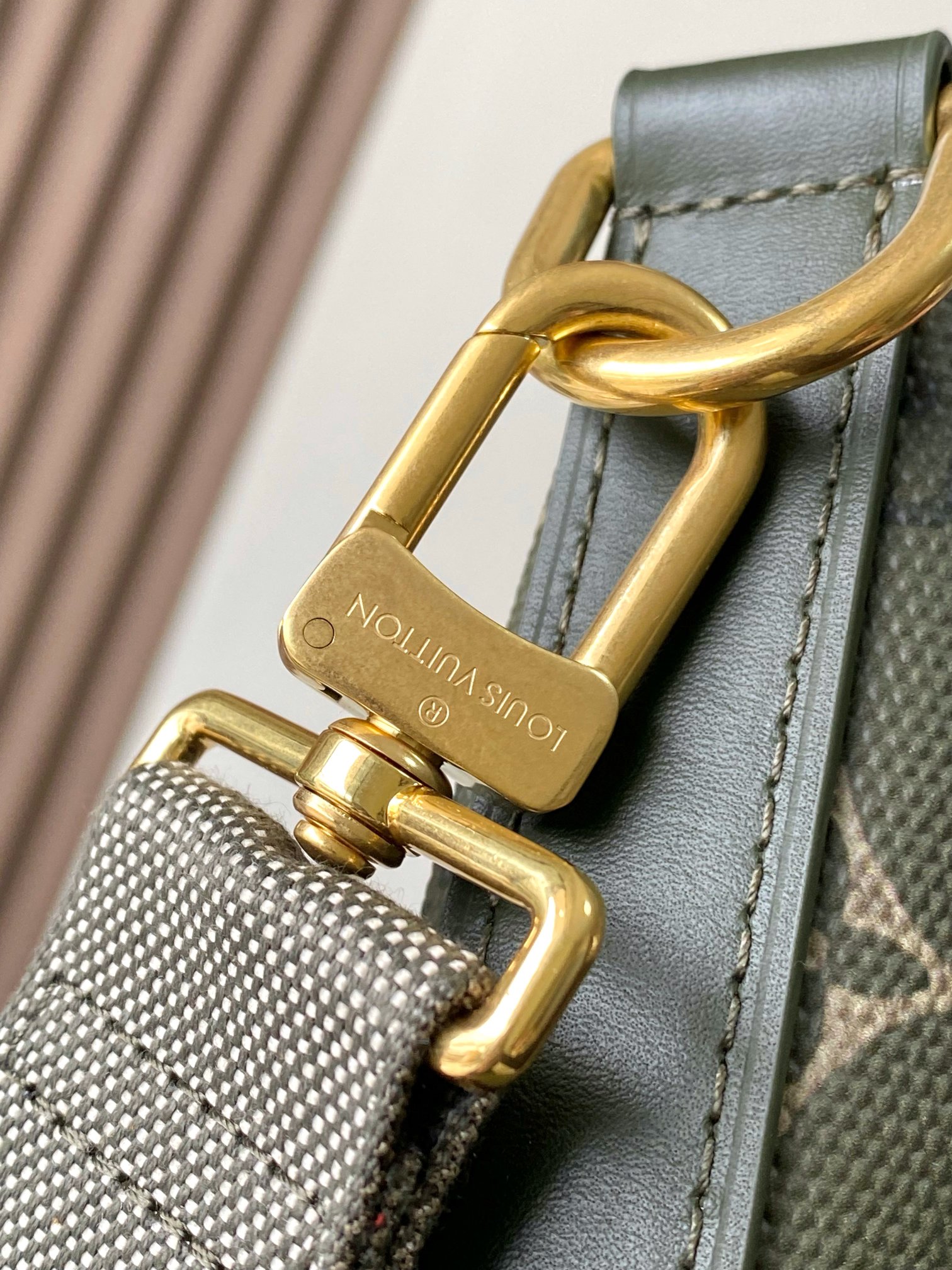 Louis Vuitton Basic Bag M