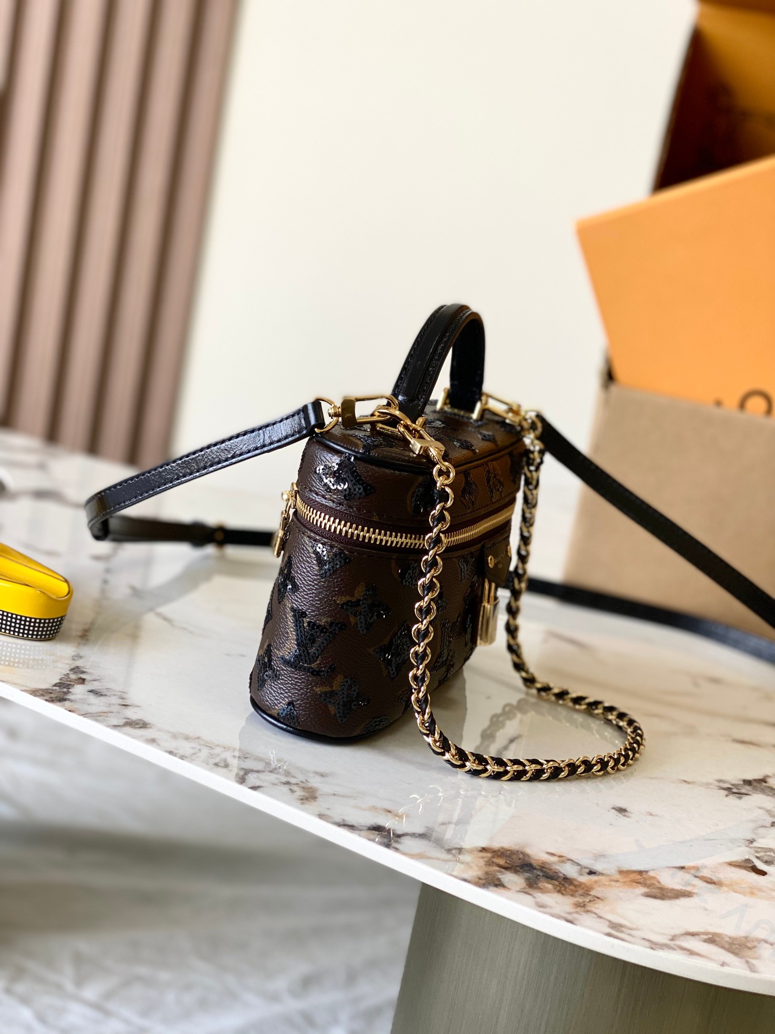 Louis Vuitton Basic Bag M