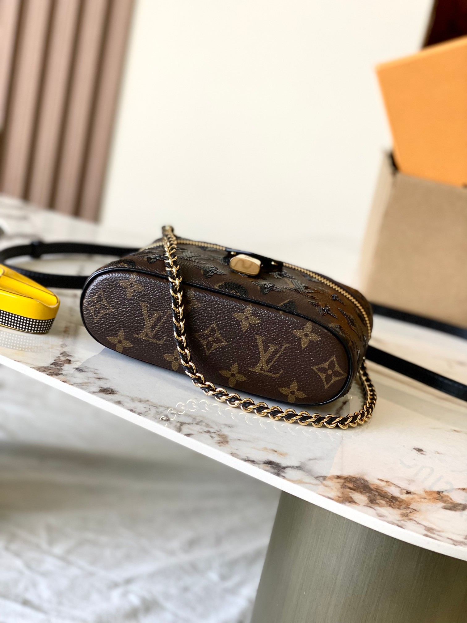 Louis Vuitton Basic Bag M