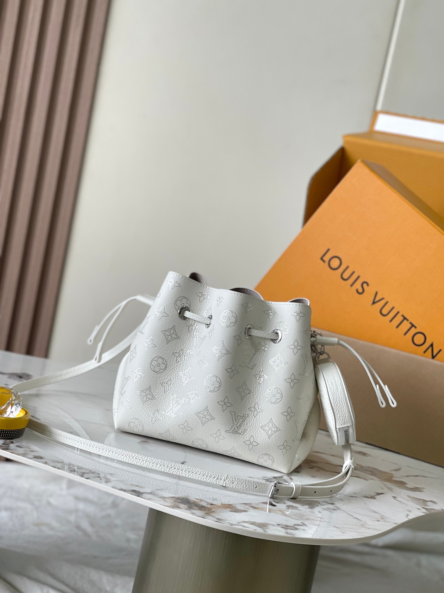 Louis Vuitton Basic Bag Cow Leather M-l