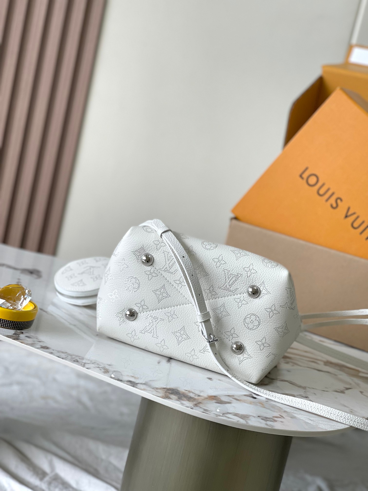 Louis Vuitton Basic Bag Cow Leather M-l