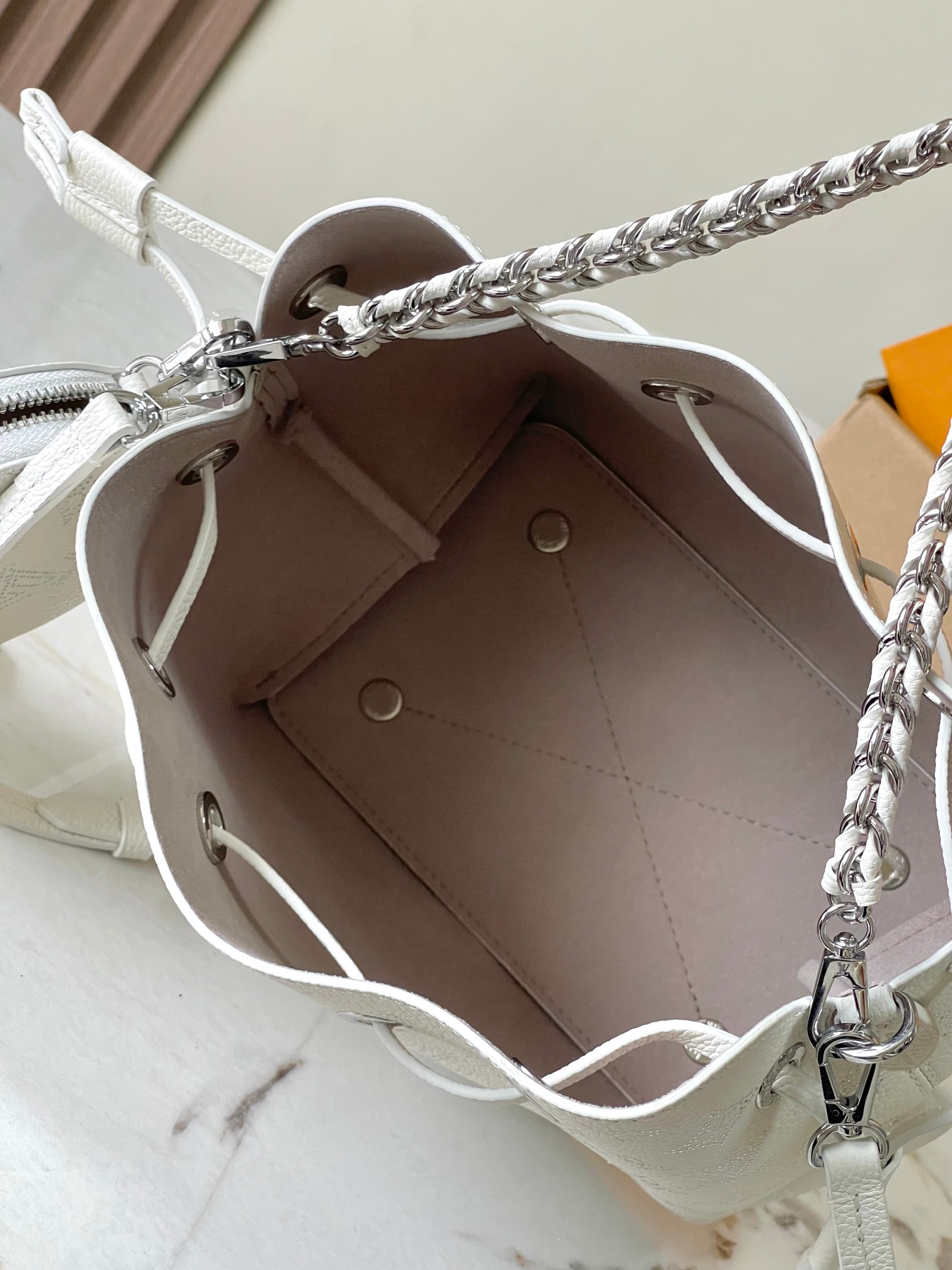 Louis Vuitton Basic Bag Cow Leather M-l