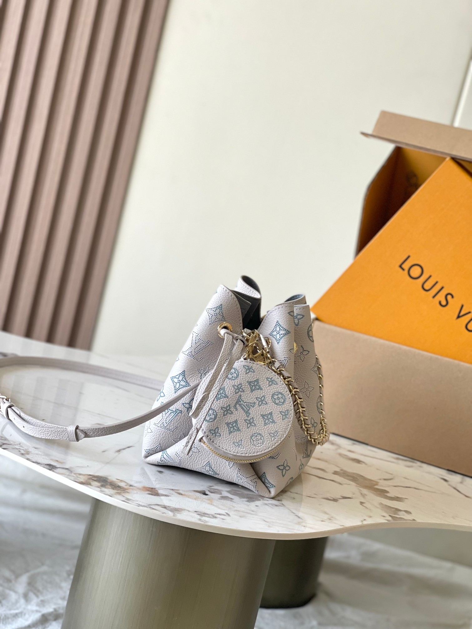 Louis Vuitton Basic Bag Cow Leather M-l