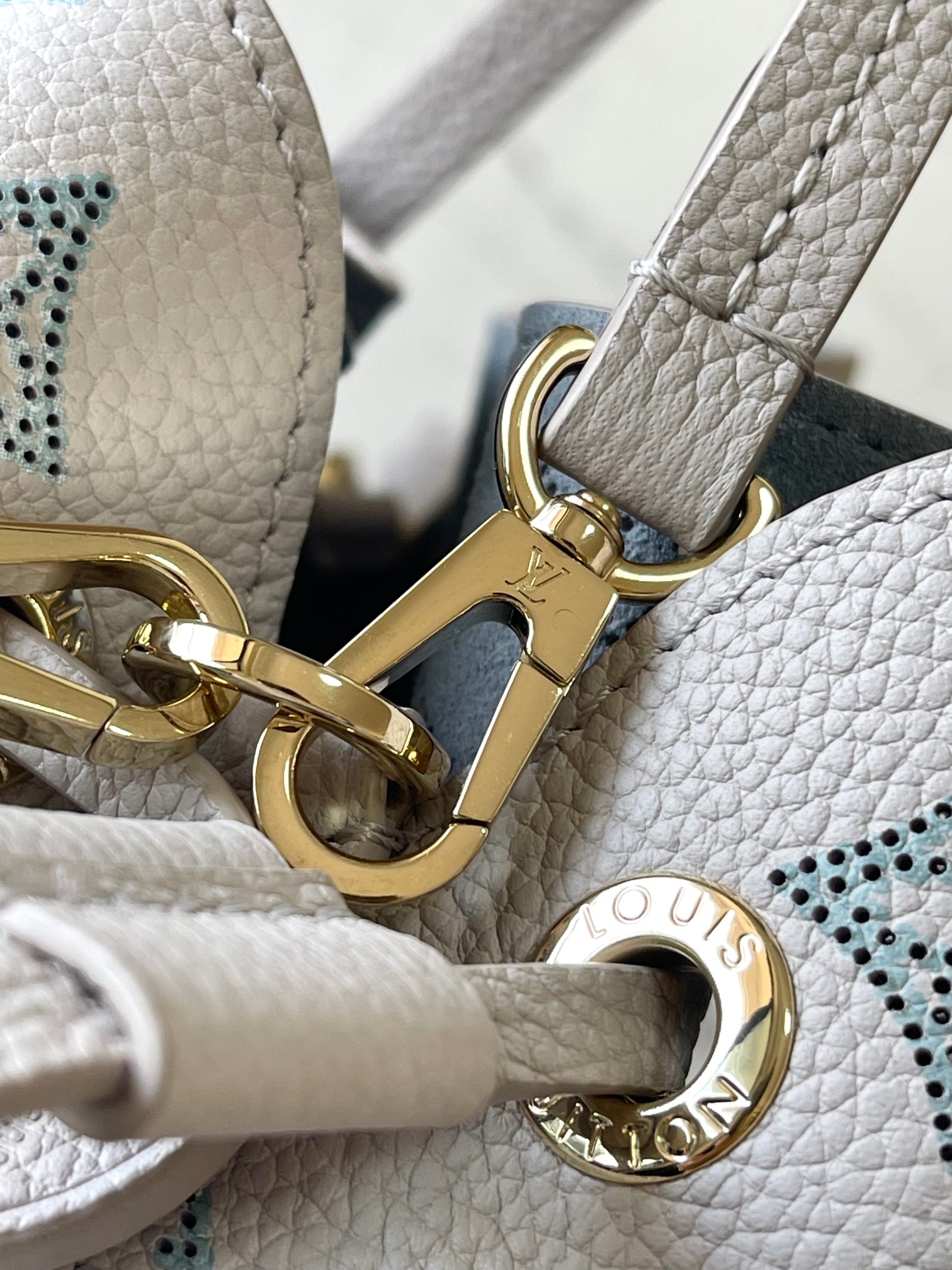 Louis Vuitton Basic Bag Cow Leather M-l