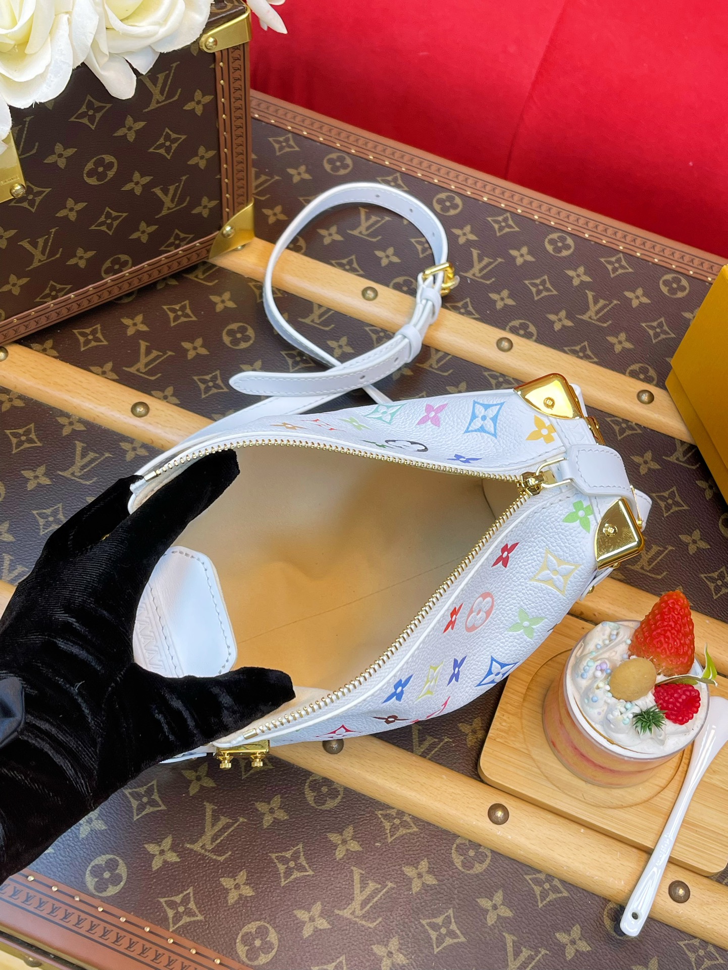 Louis Vuitton Basic Bag Cow Leather M-l-s