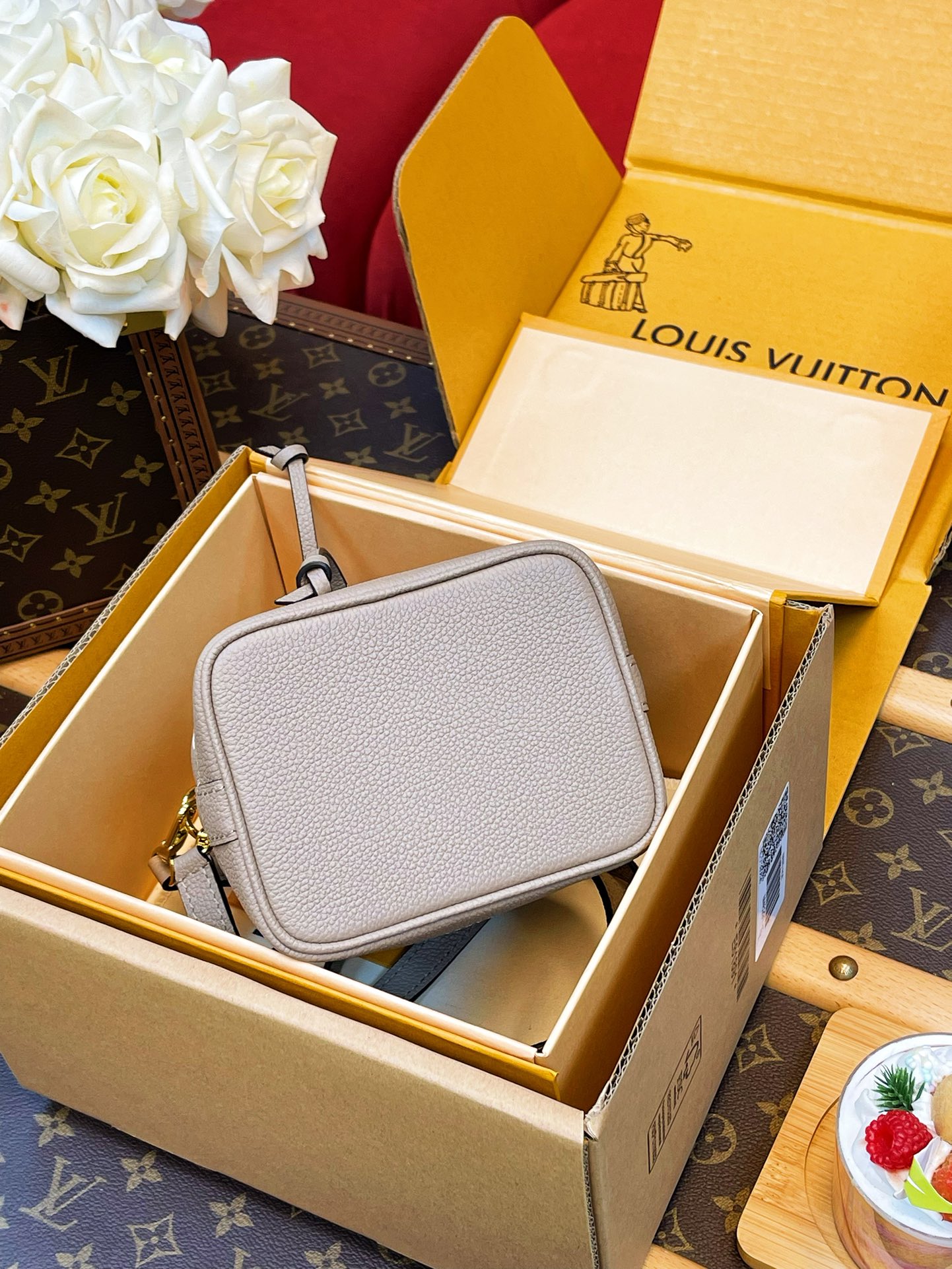 Louis Vuitton Basic Bag M