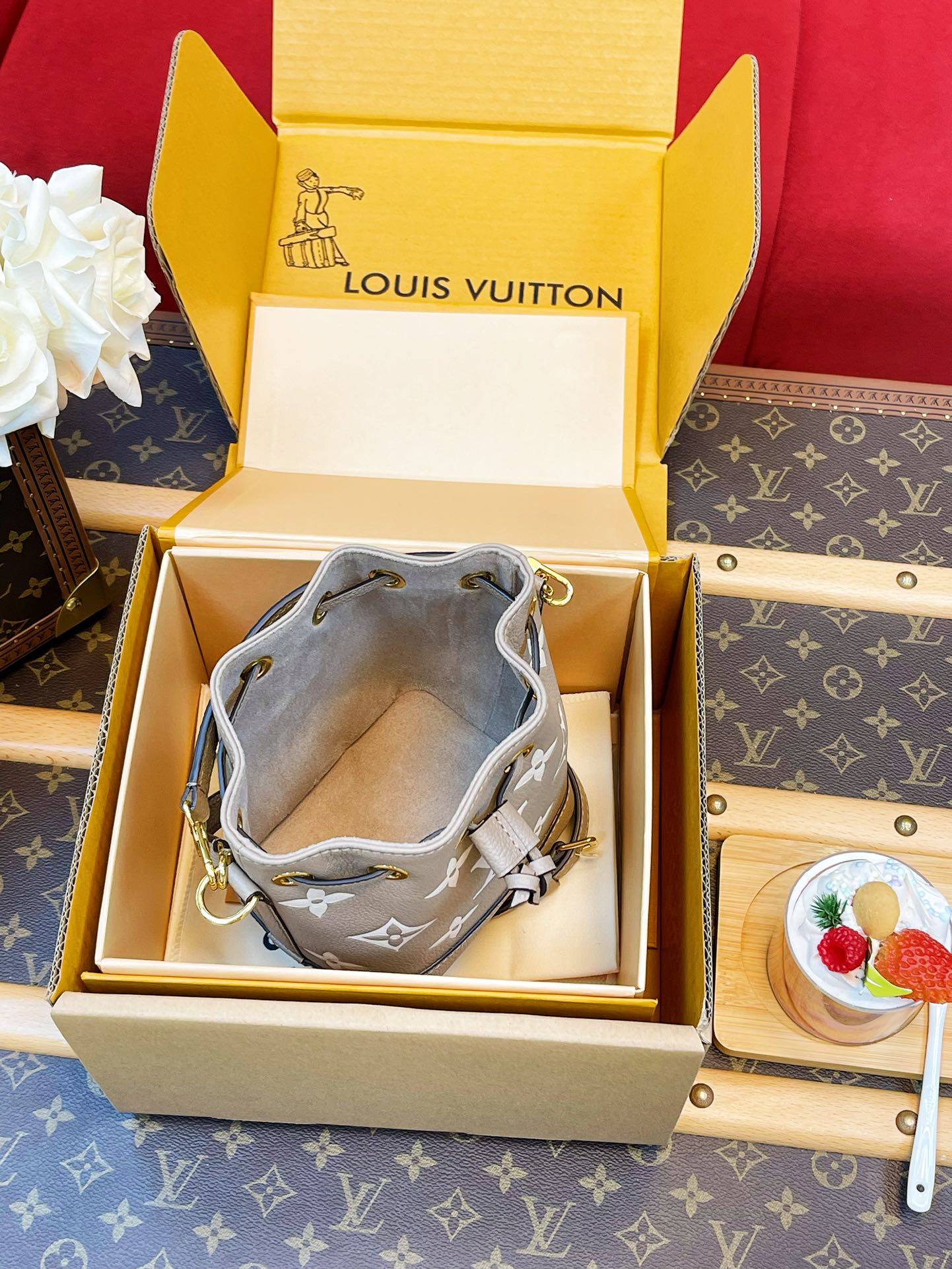 Louis Vuitton Basic Bag M