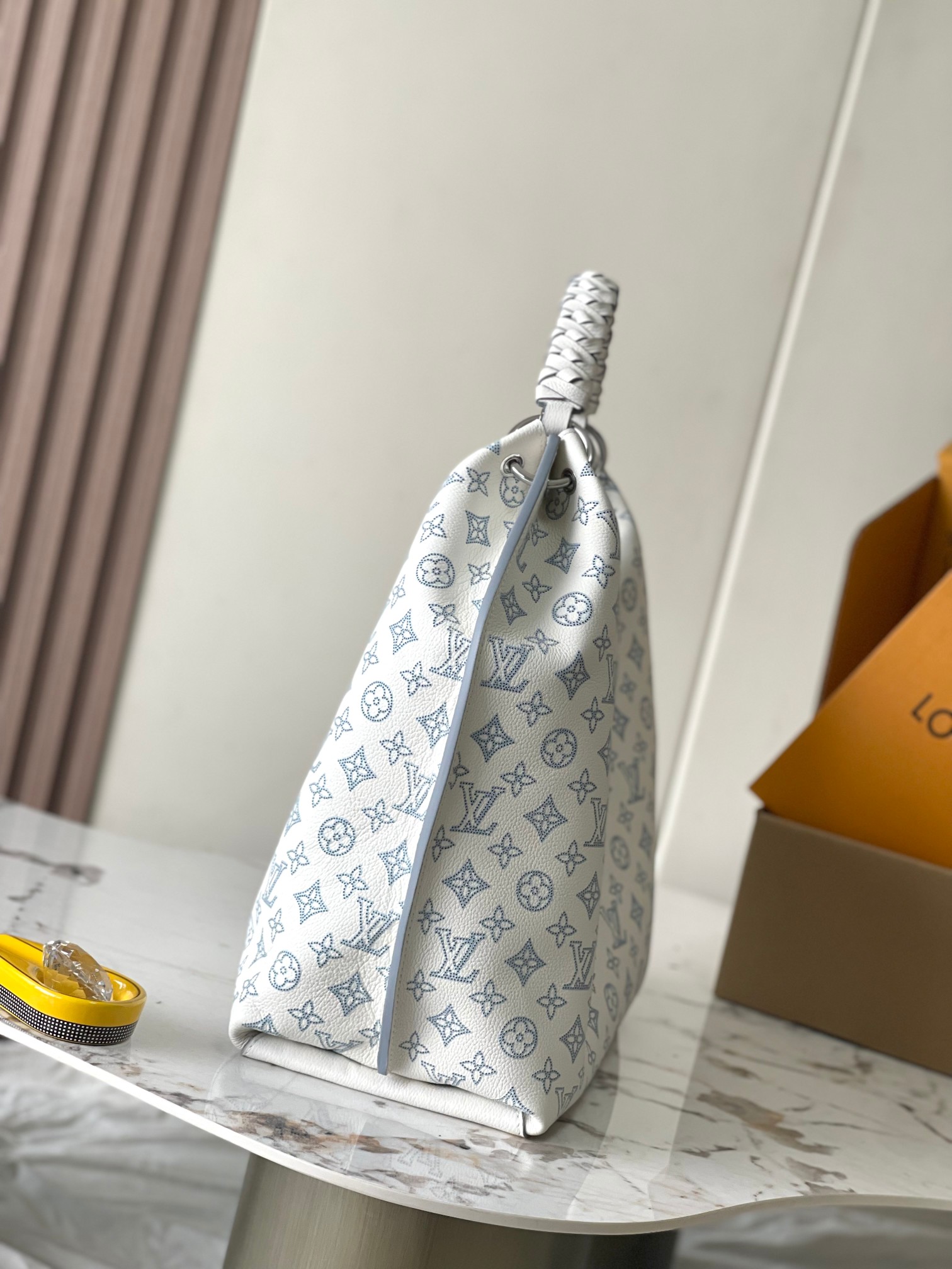 Louis Vuitton Female Shoulder Bag Cow Leather White 17cm-m-l