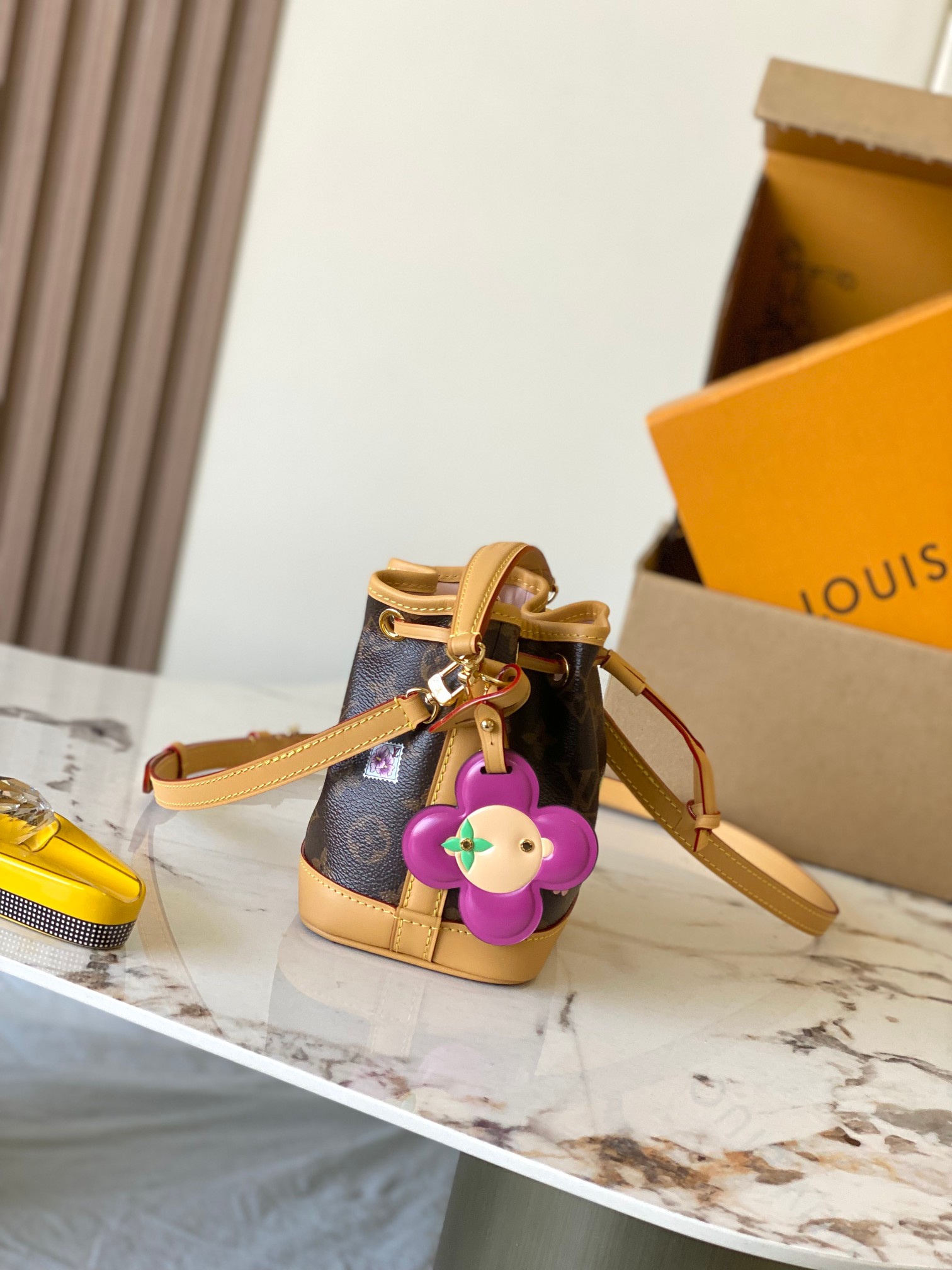 Louis Vuitton Basic Bag M-10cm