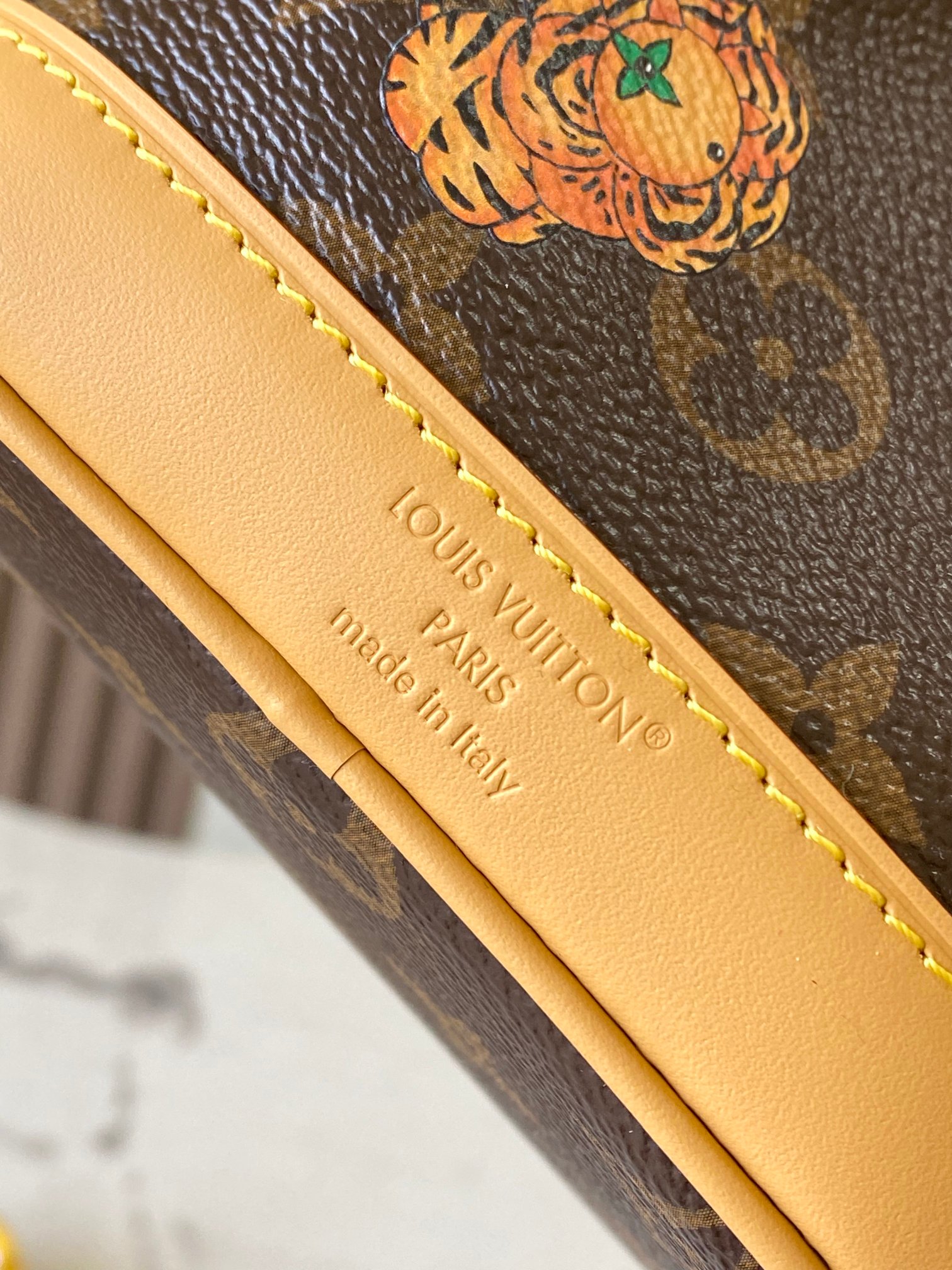 Louis Vuitton Basic Bag M-10cm