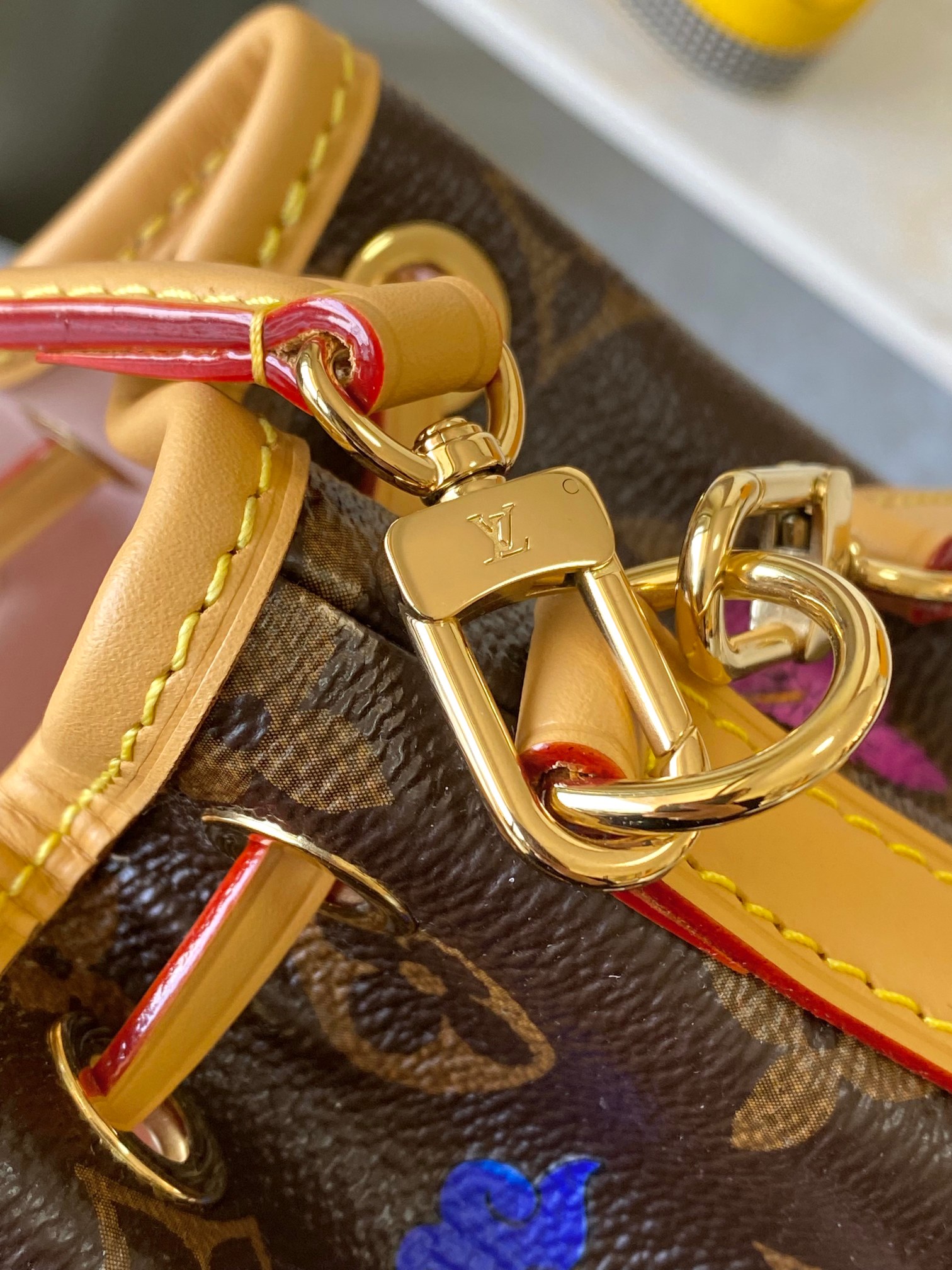 Louis Vuitton Basic Bag M-10cm