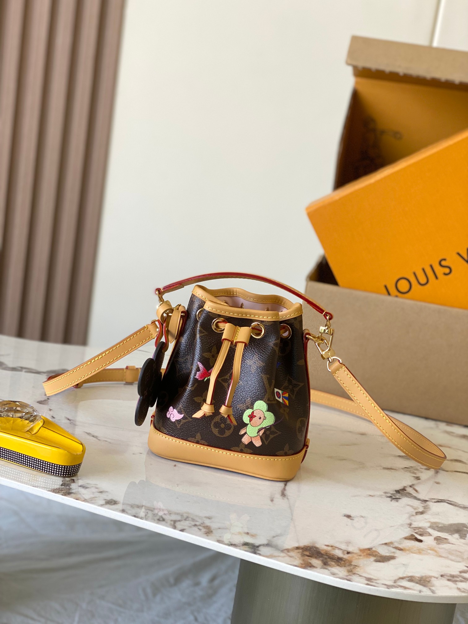 Louis Vuitton Basic Bag M-10cm