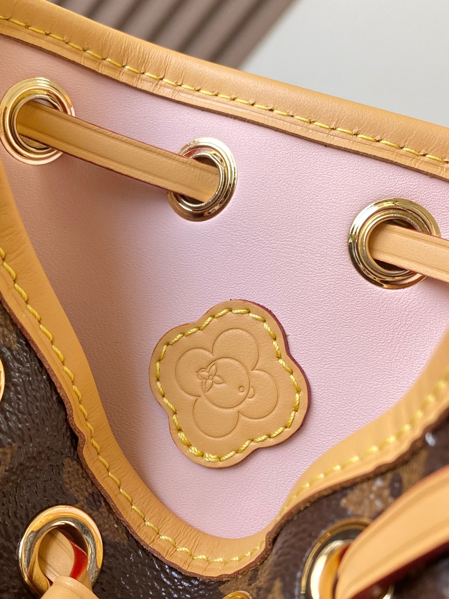 Louis Vuitton Basic Bag M-10cm