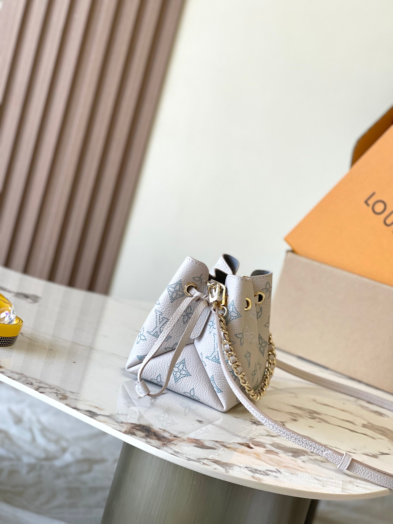 Louis Vuitton Basic Bag White M-l