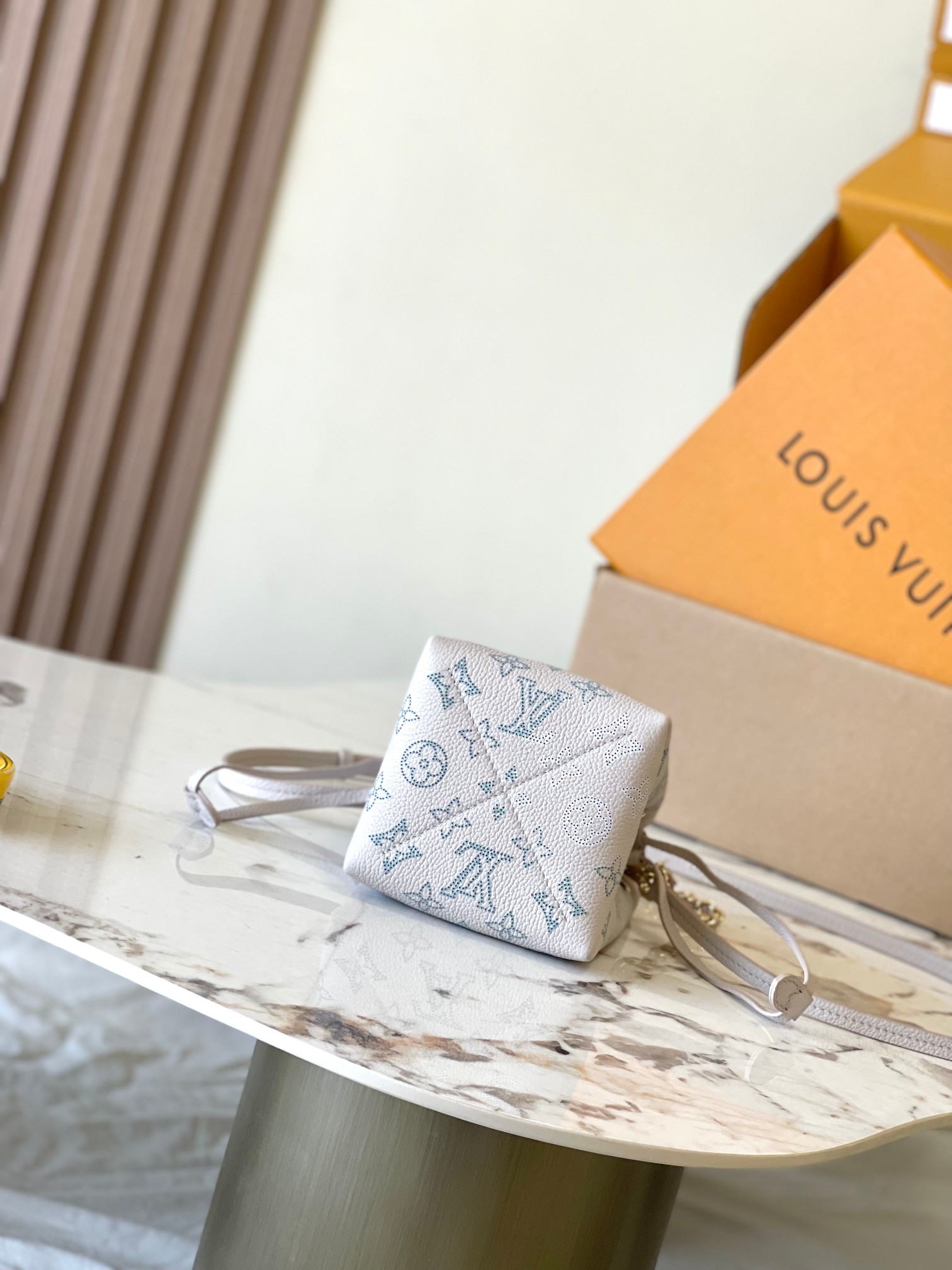 Louis Vuitton Basic Bag White M-l