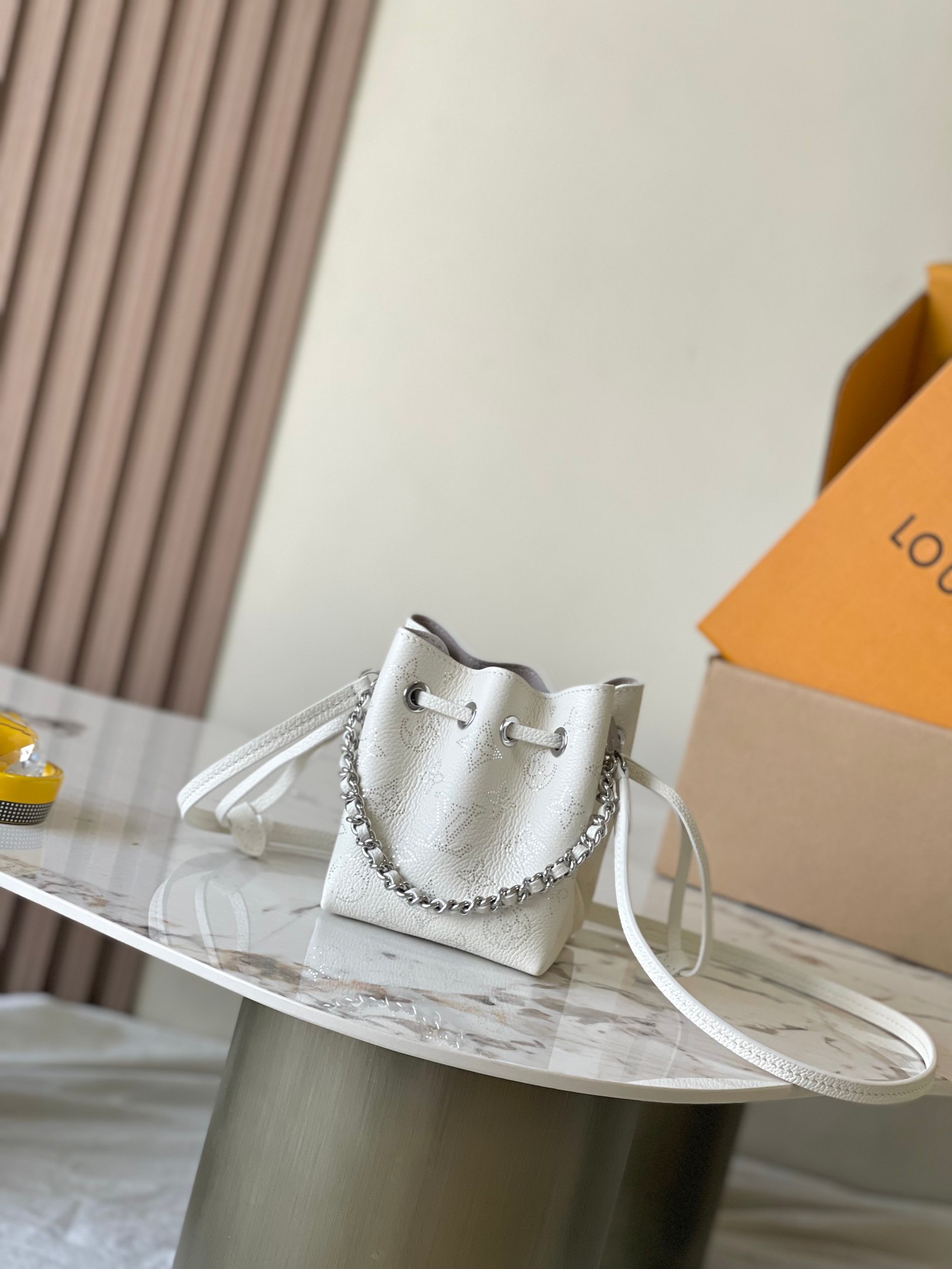 Louis Vuitton Basic Bag White M-l