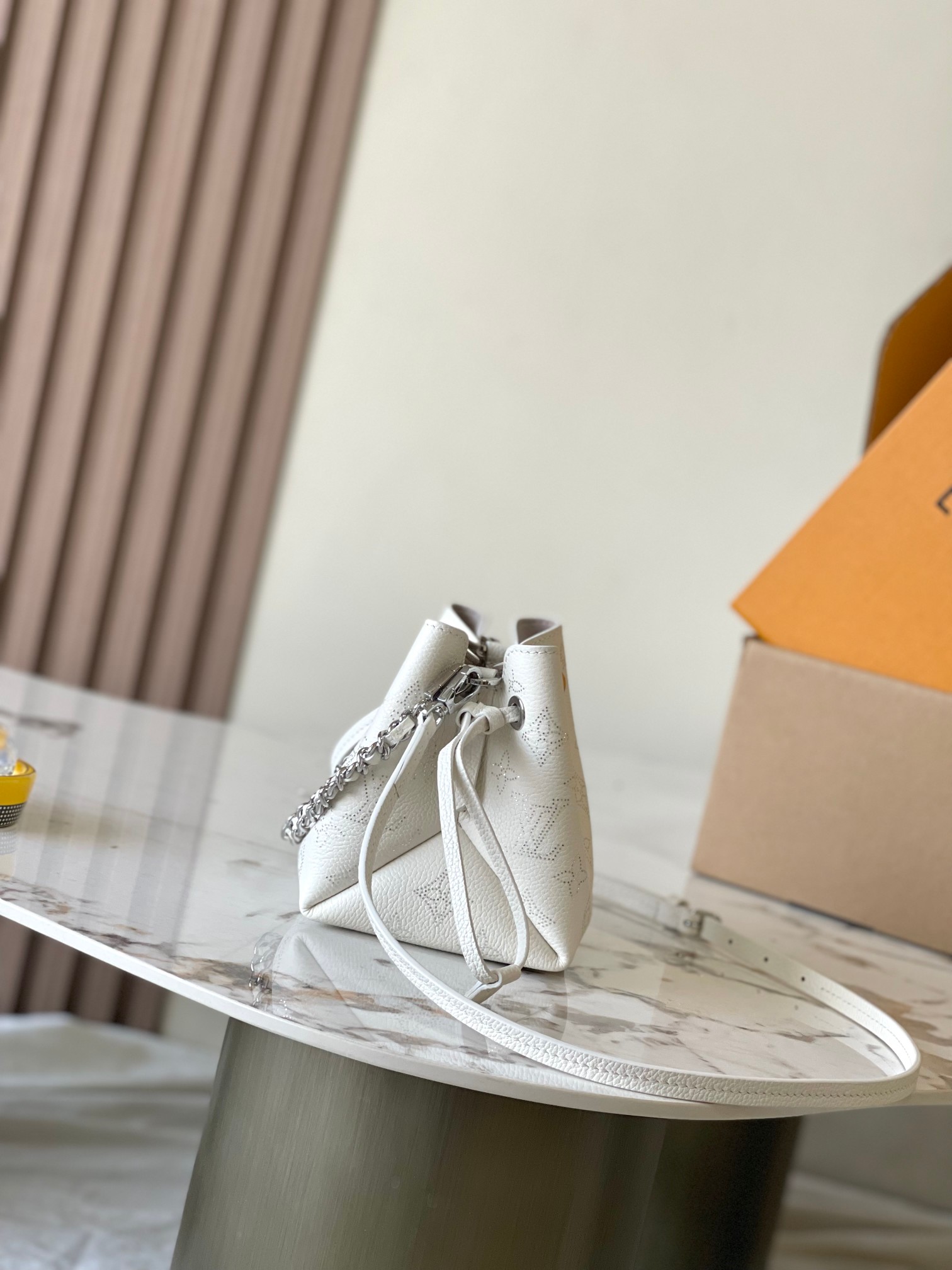 Louis Vuitton Basic Bag White M-l