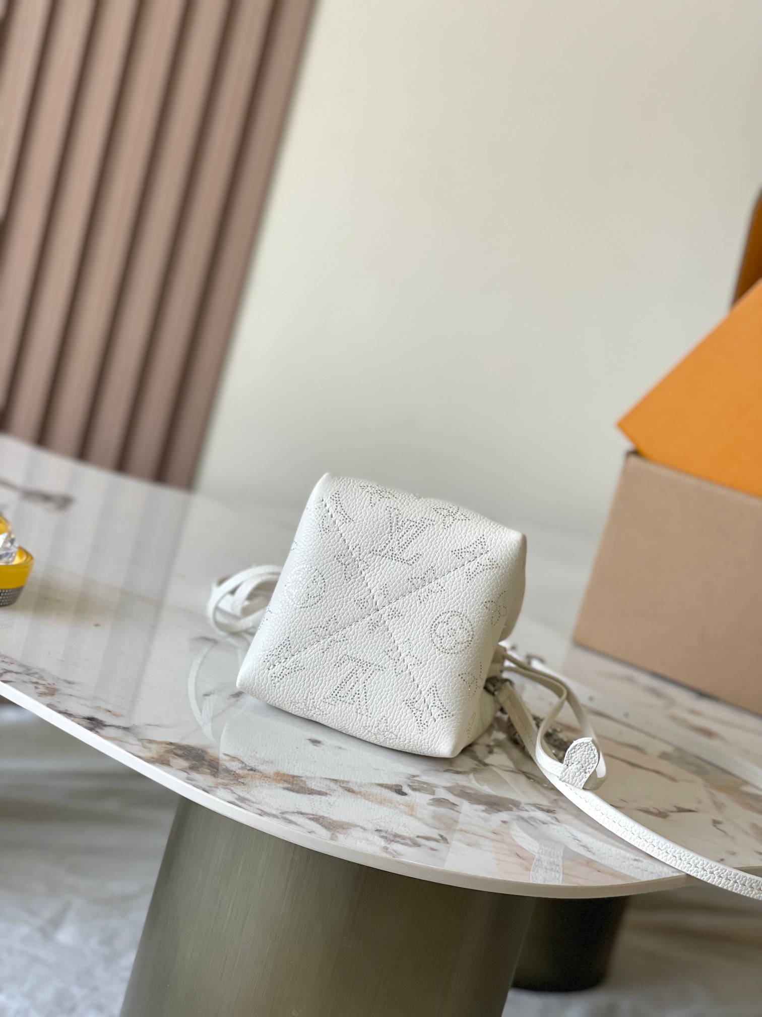 Louis Vuitton Basic Bag White M-l