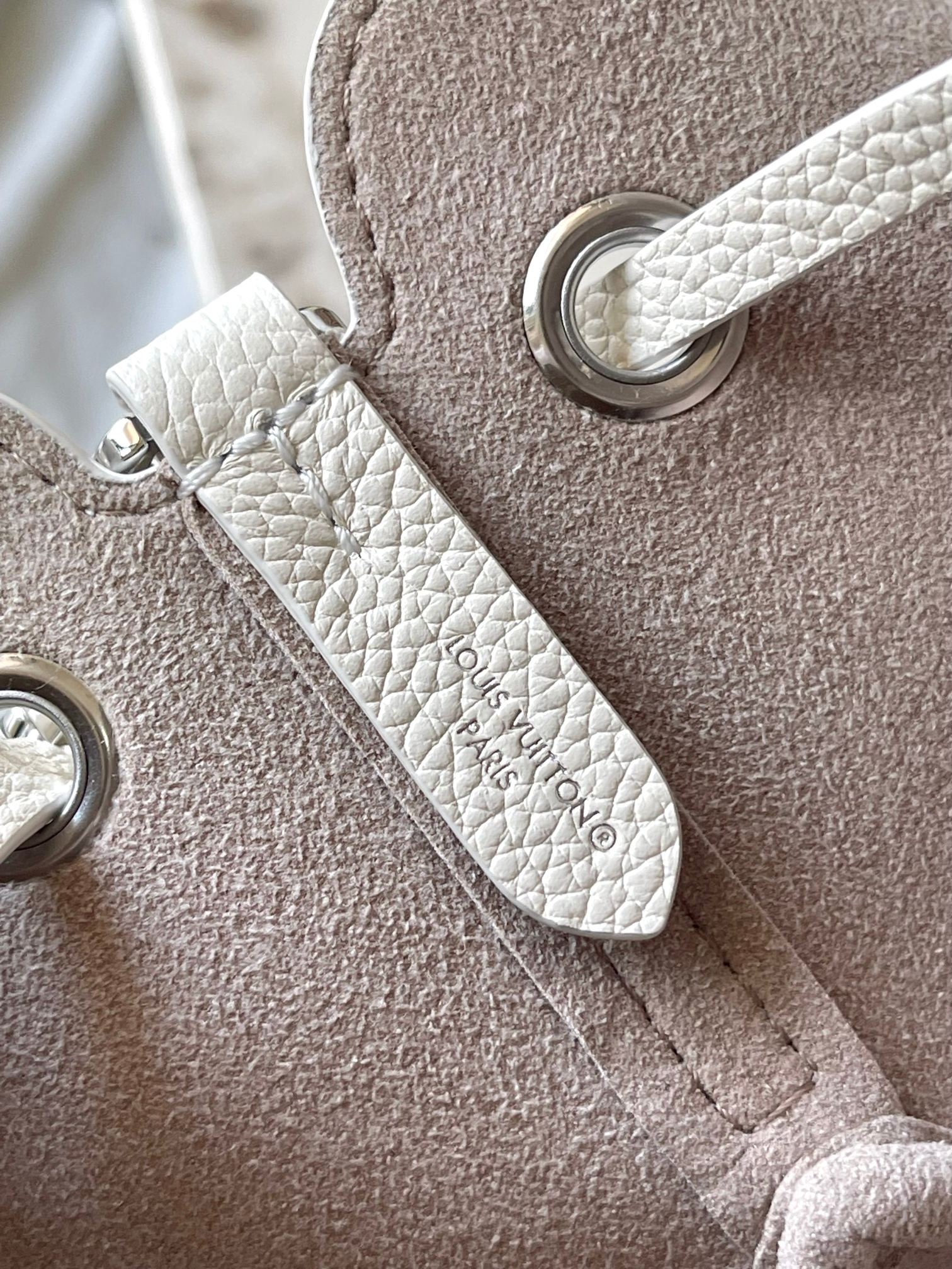 Louis Vuitton Basic Bag White M-l