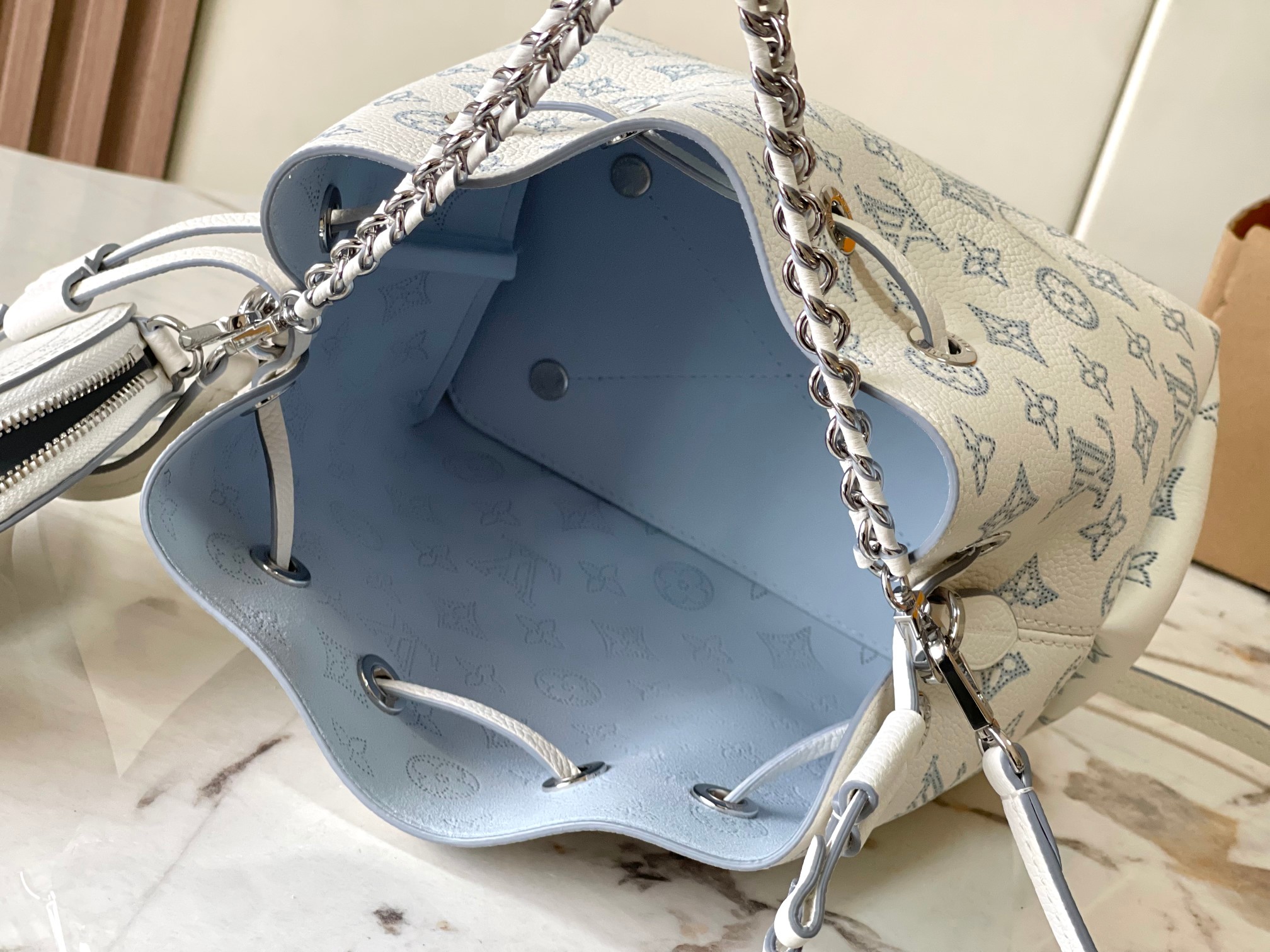 Louis Vuitton Bucket Bag Cow Leather White M-l-s