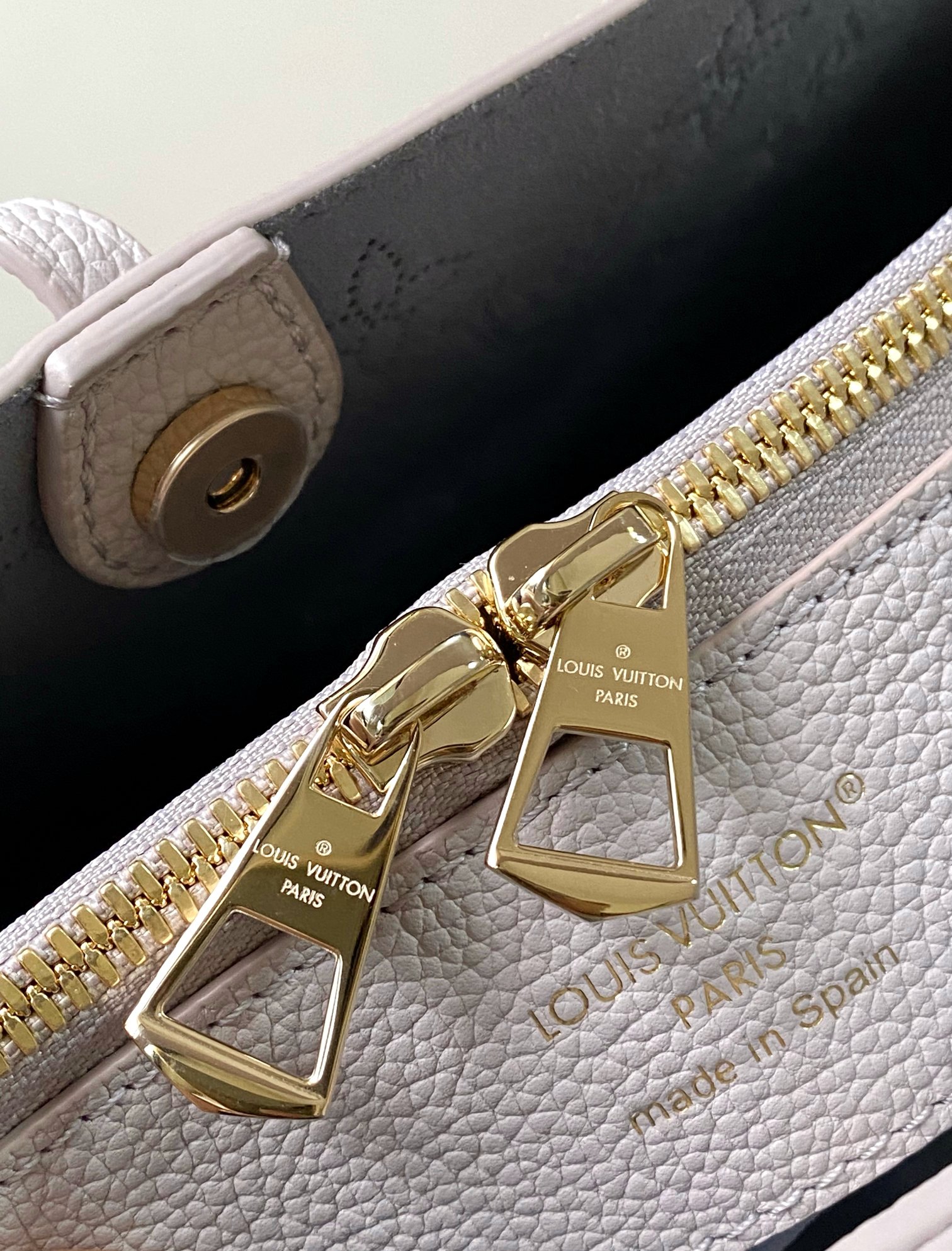 Louis Vuitton Basic Bag 28cm-m-l