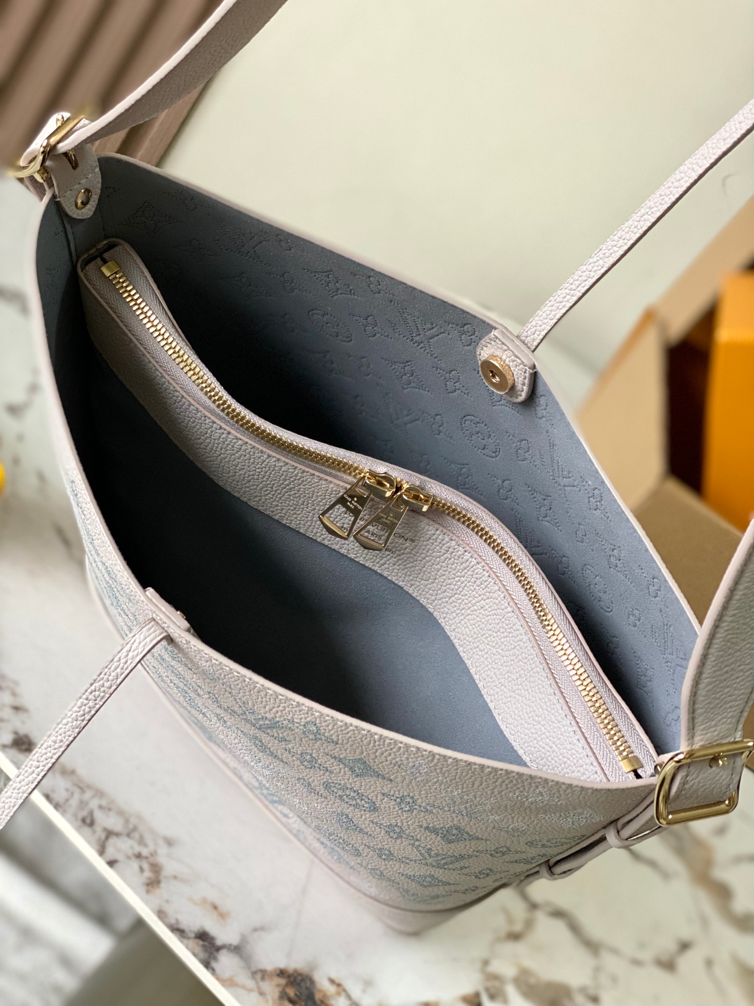 Louis Vuitton Basic Bag 28cm-m-l