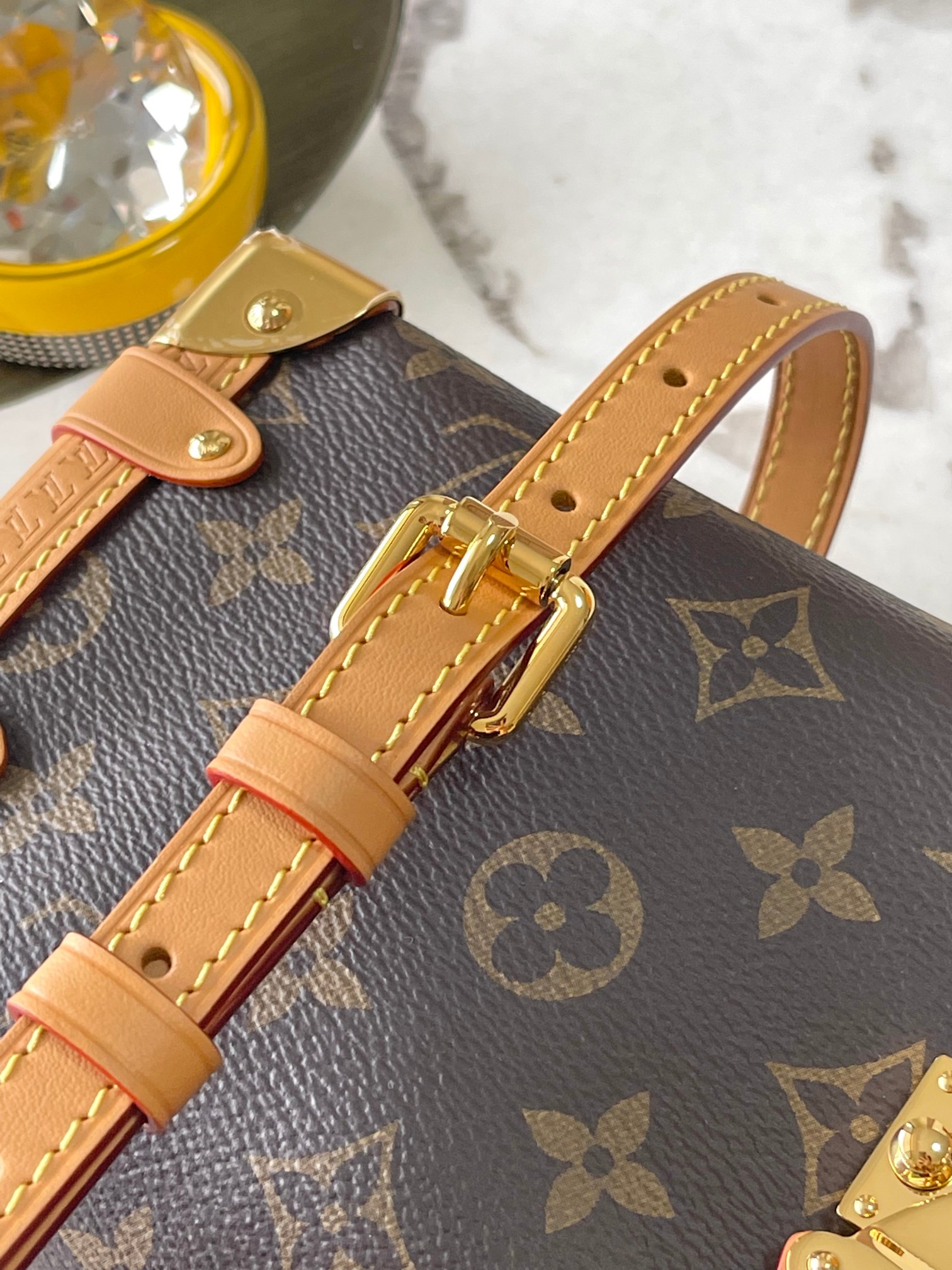 Louis Vuitton Basic Bag M-s