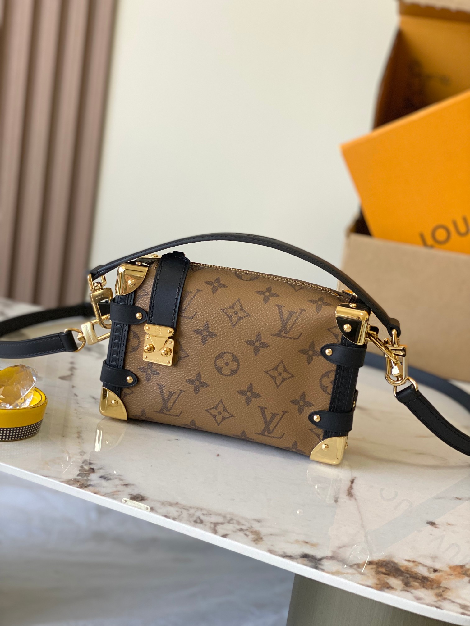 Louis Vuitton Basic Bag M-s