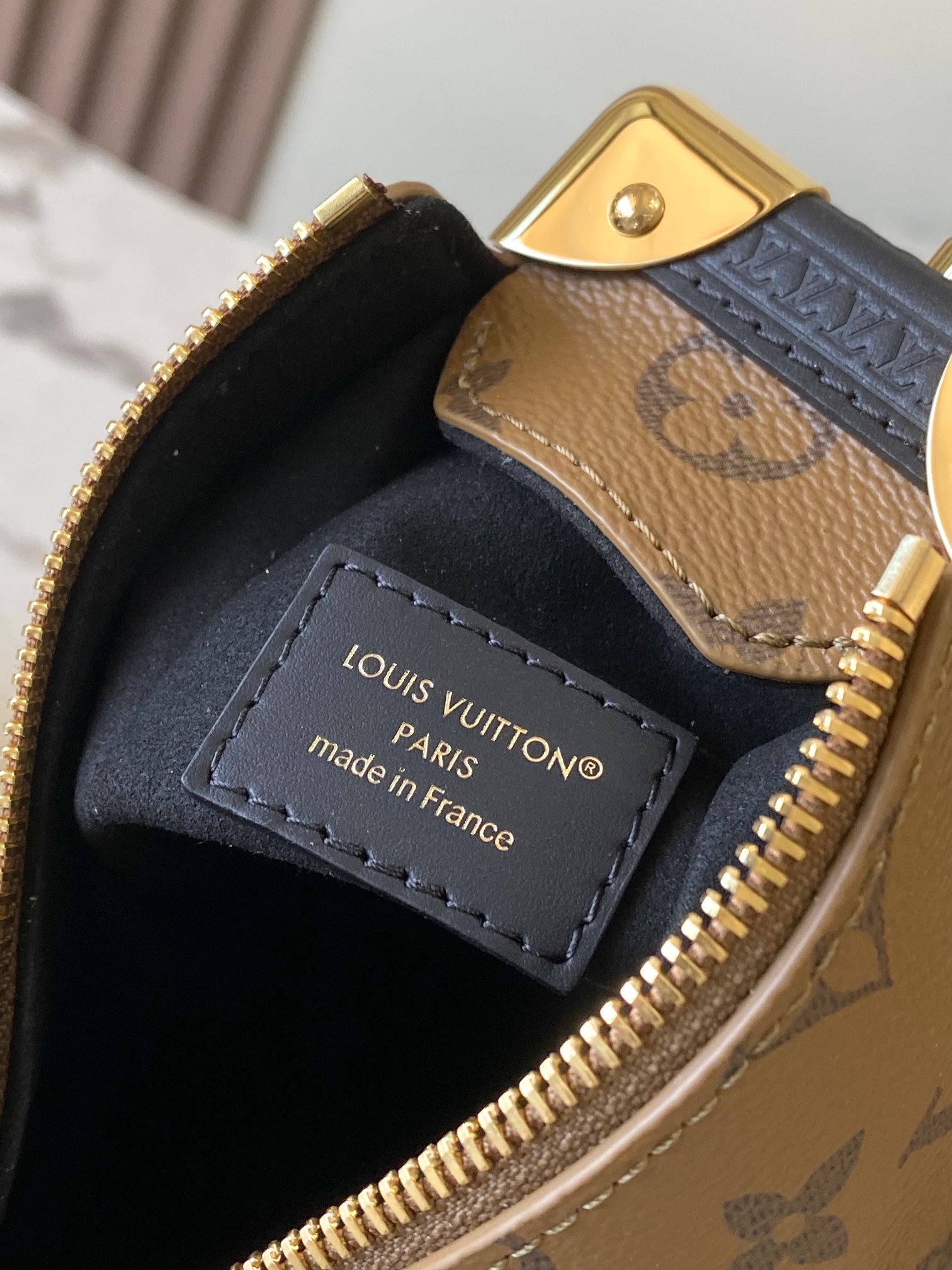 Louis Vuitton Basic Bag M-s