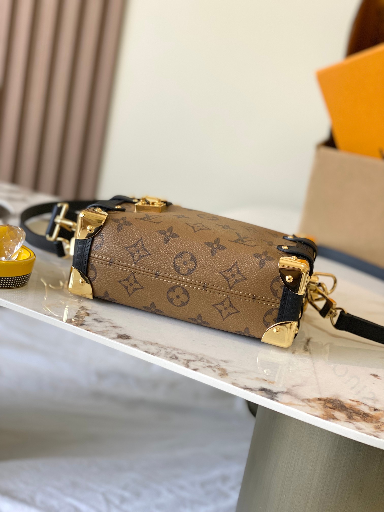 Louis Vuitton Basic Bag M-s