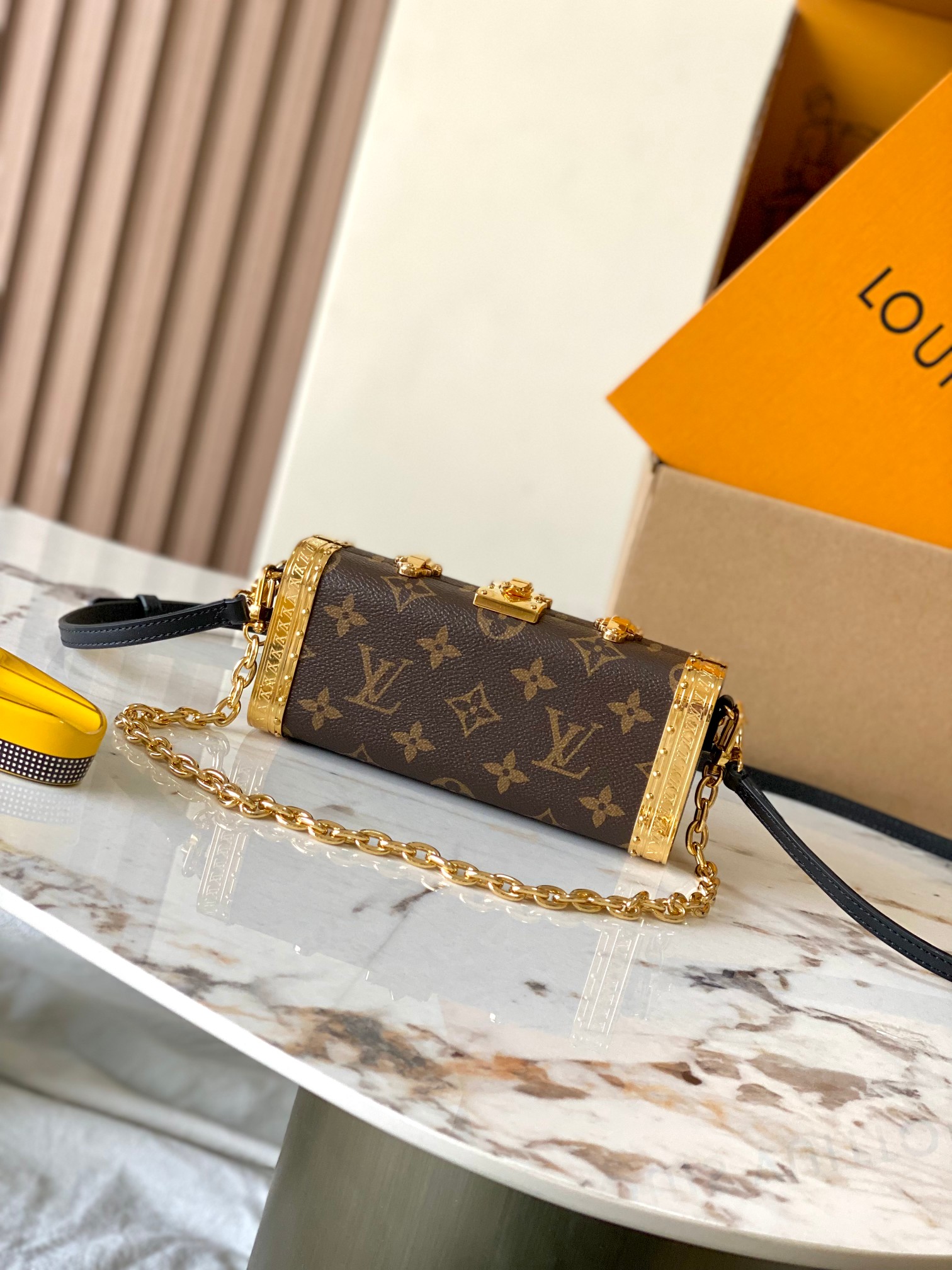 Louis Vuitton Basic Bag M-s