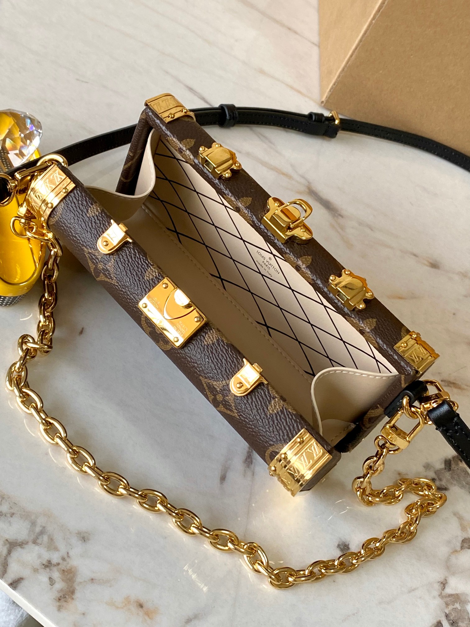 Louis Vuitton Basic Bag M-s