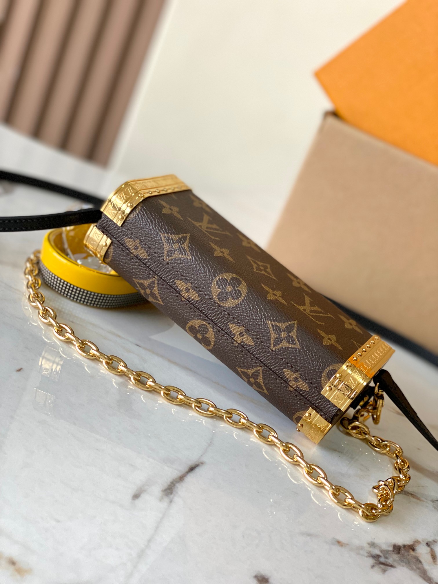 Louis Vuitton Basic Bag M-s