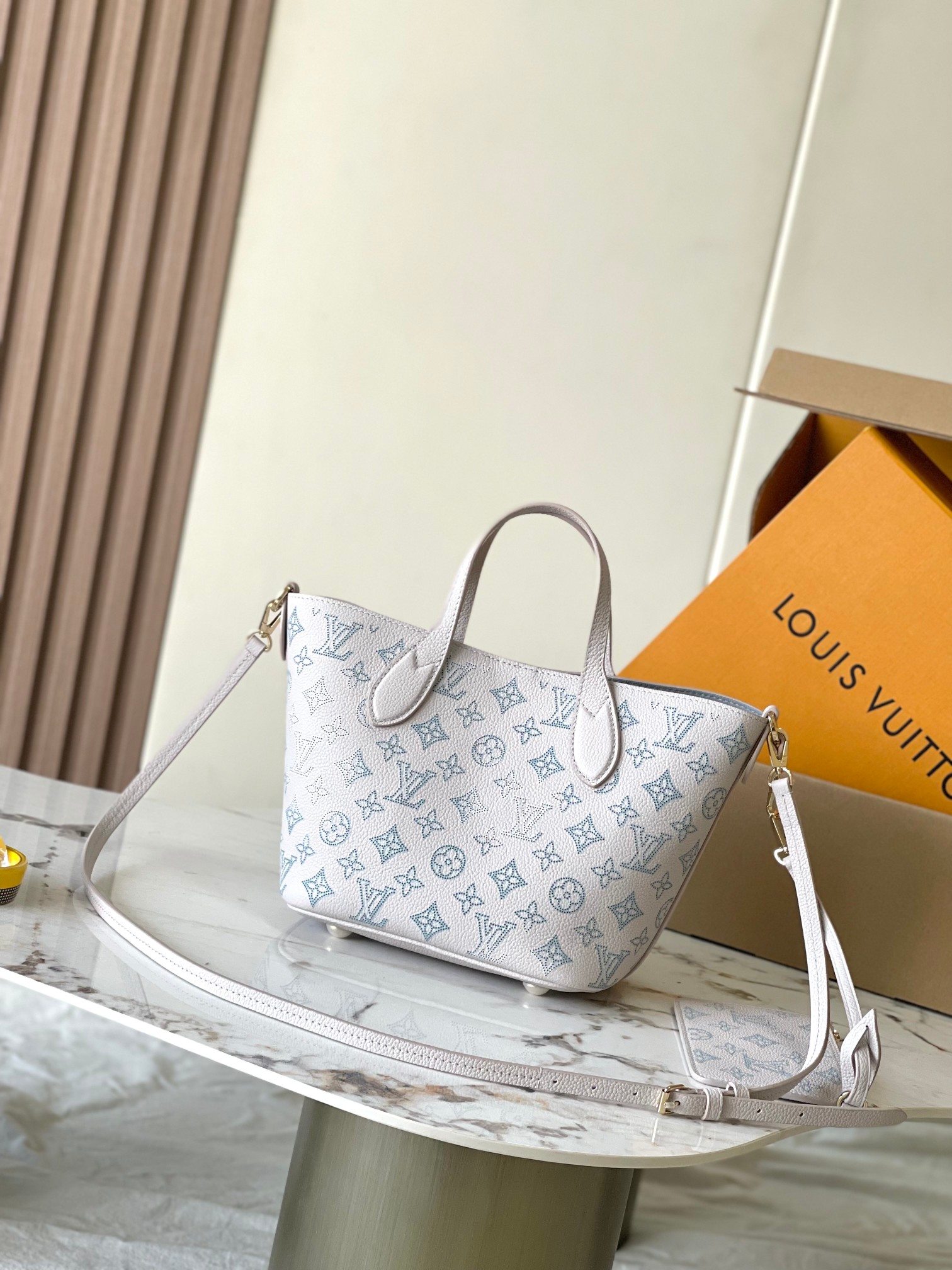 Louis Vuitton Bucket Bag M-l