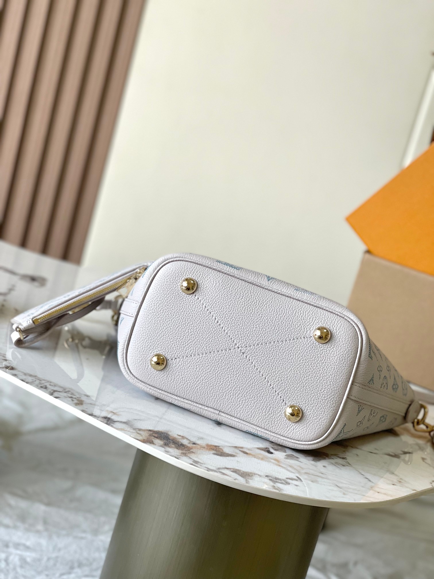 Louis Vuitton Bucket Bag M-l