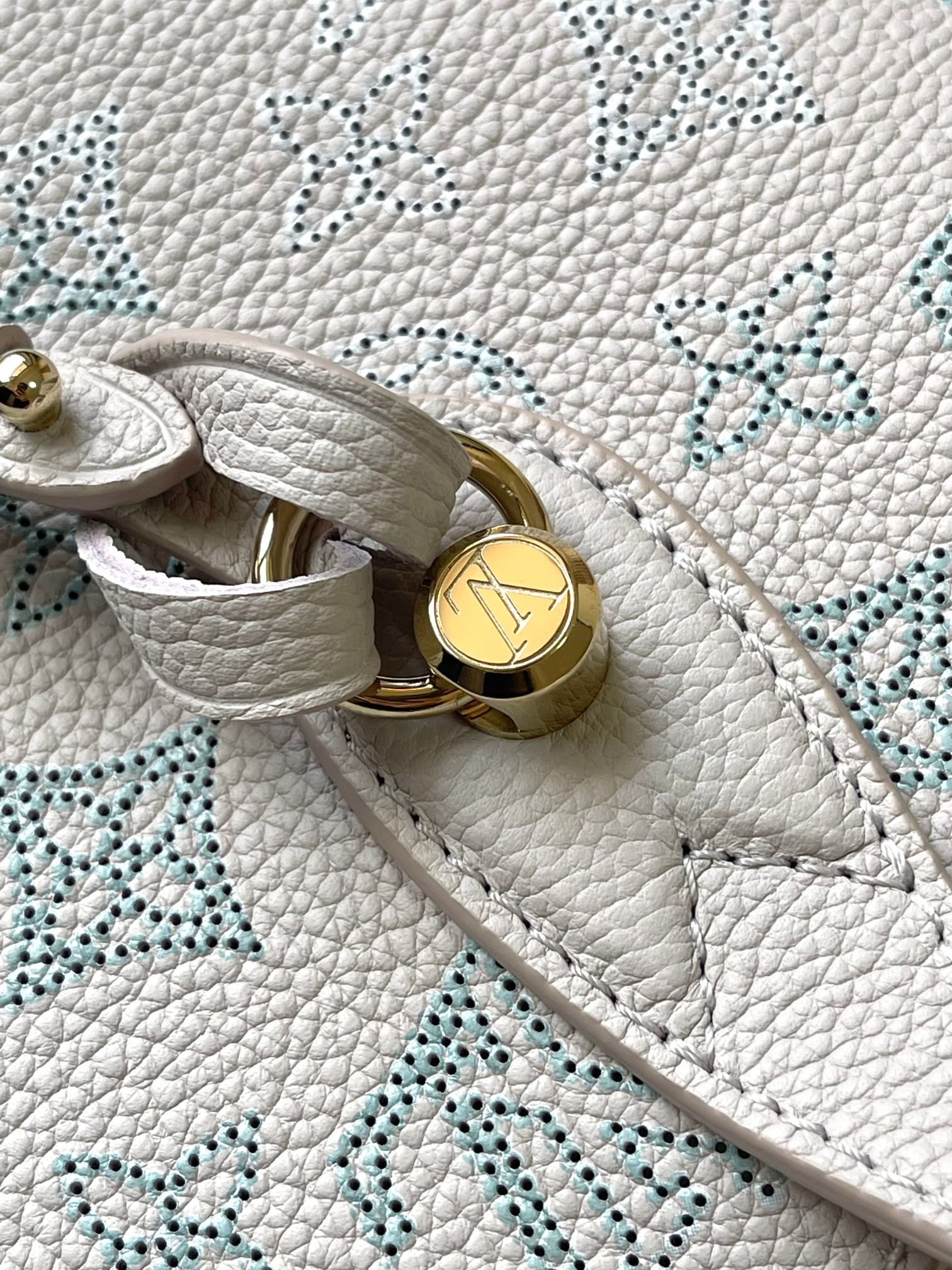 Louis Vuitton Bucket Bag M-l