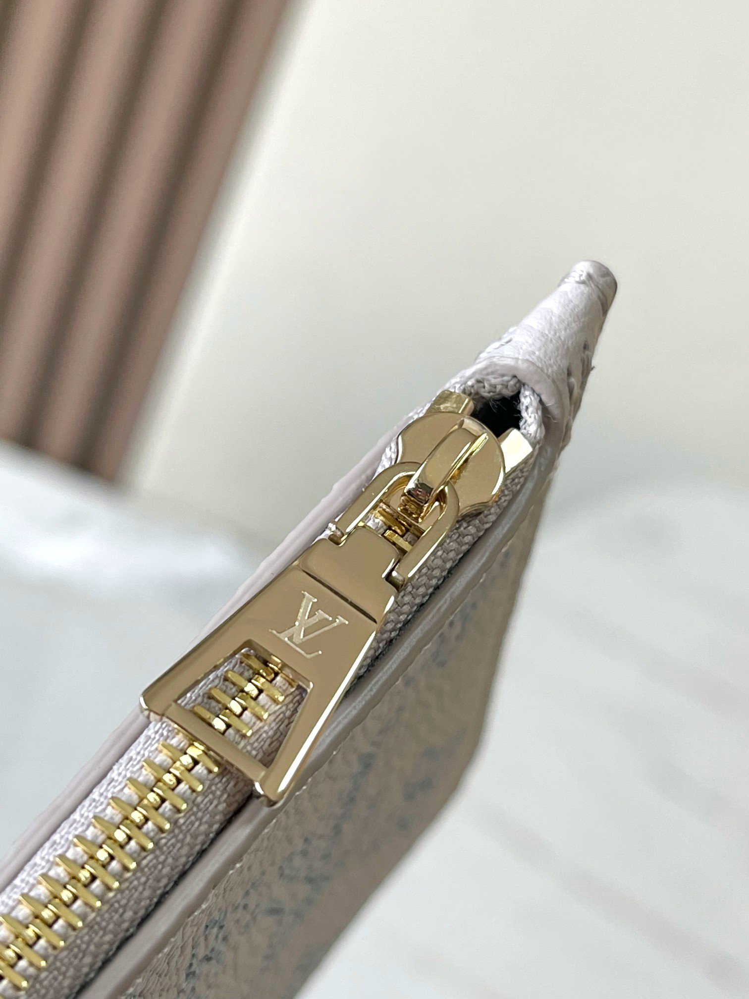 Louis Vuitton Bucket Bag M-l