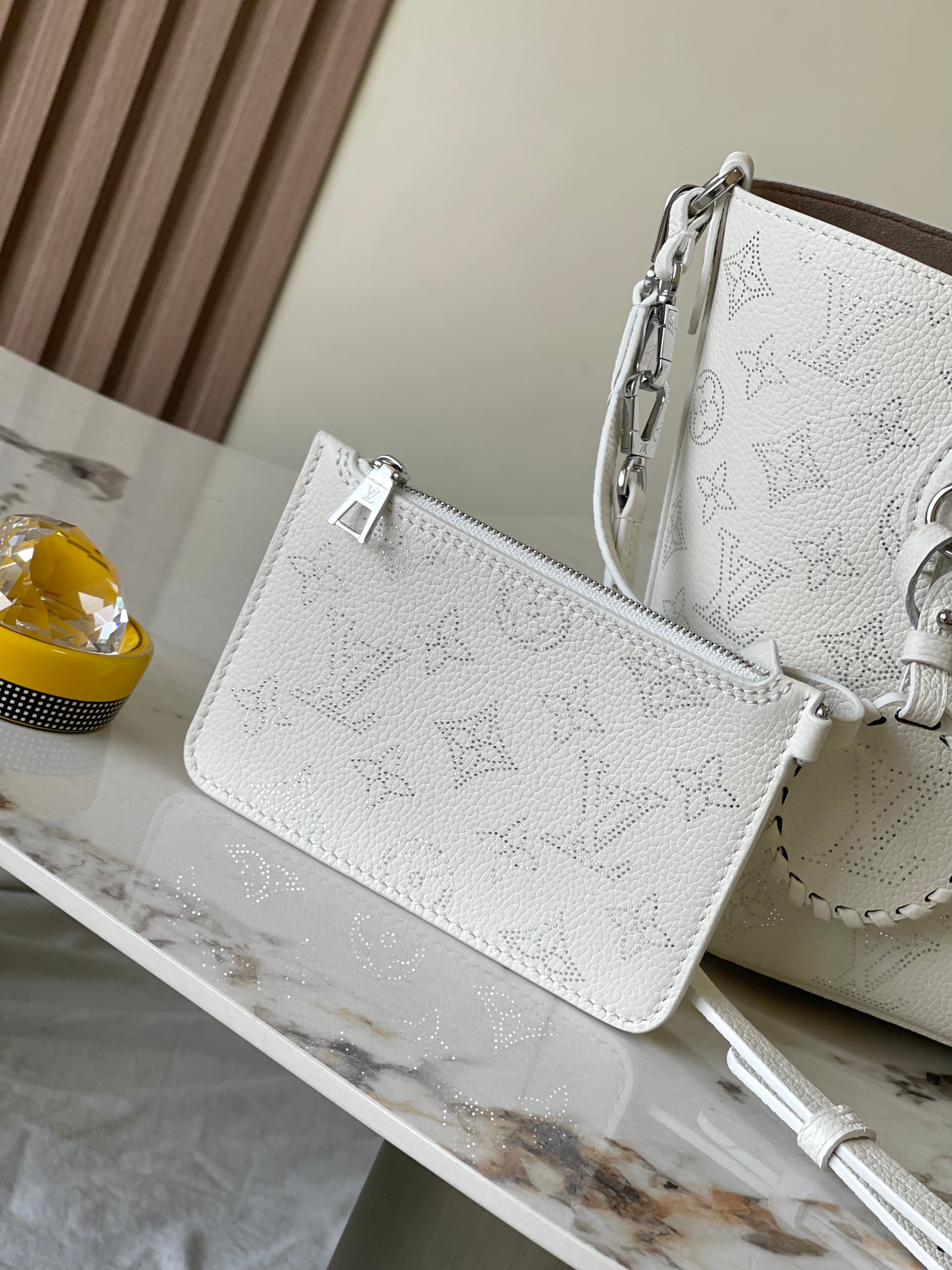 Louis Vuitton Basic Bag White M-l