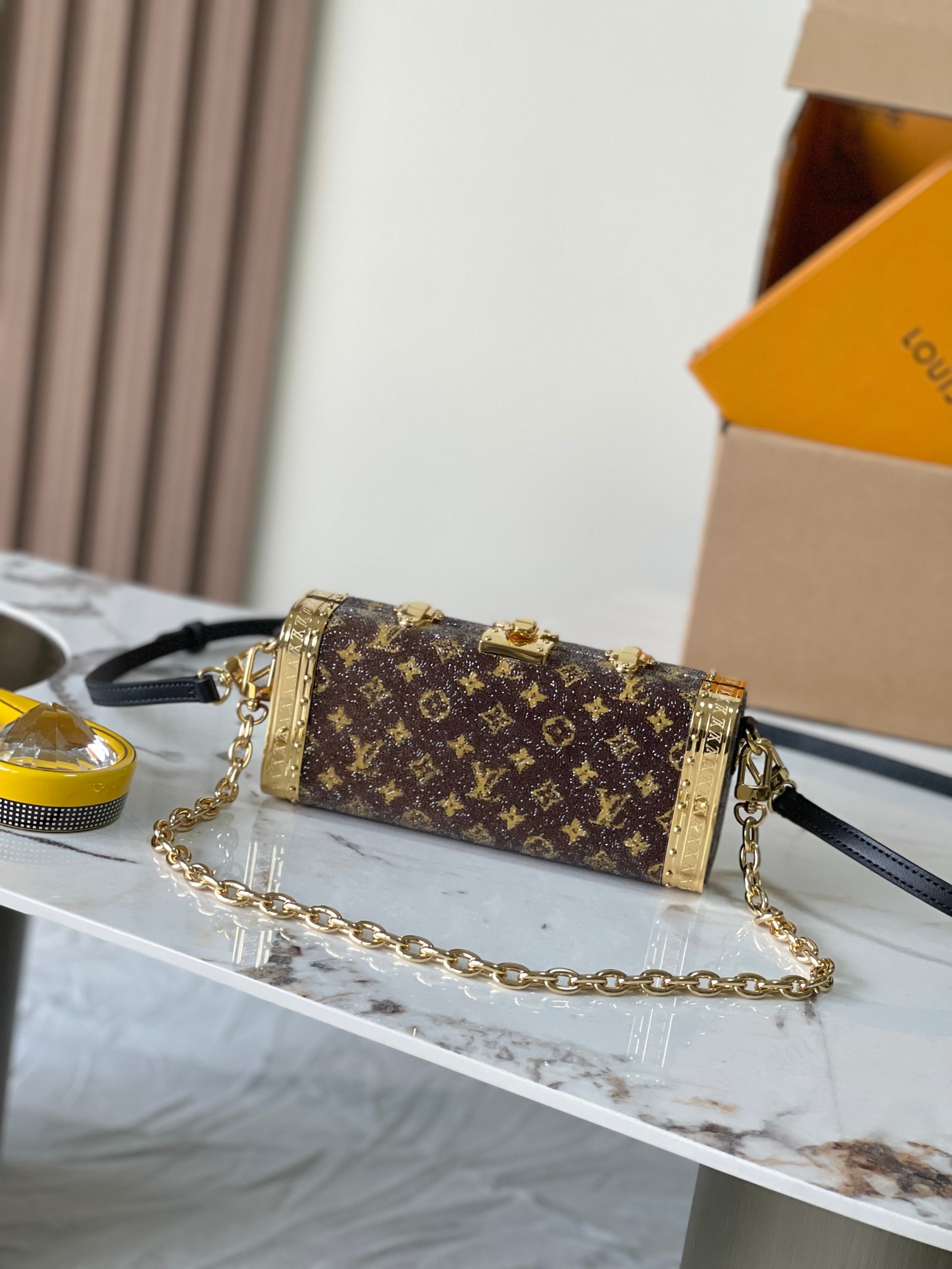 Louis Vuitton Basic Bag M-s